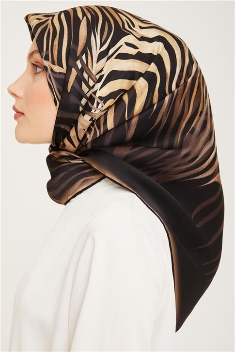 Armine Sura İpek Eşarp 23Ka9038 01