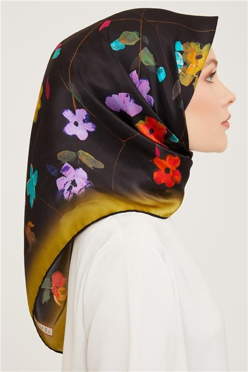 Armine Sura İpek Eşarp 23Ka9048 01