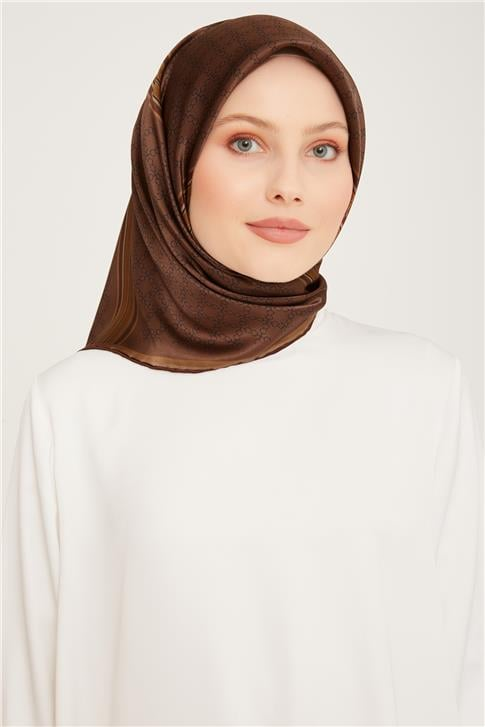 Armine Sura İpek Eşarp 23Ka9054 04