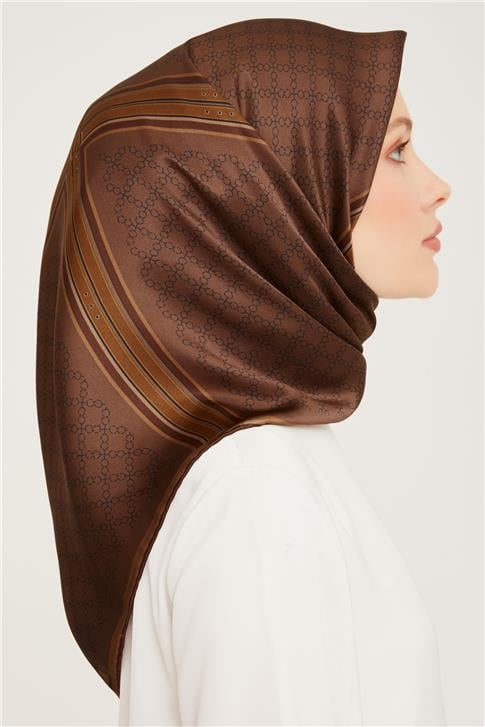Armine Sura İpek Eşarp 23Ka9054 04