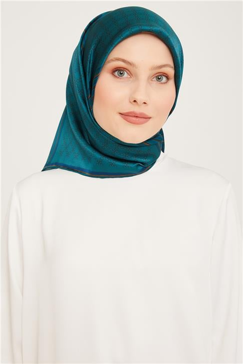 Armine Sura İpek Eşarp 23Ka9054 05
