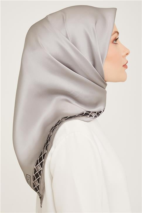 Armine Sura İpek Eşarp 23Ka9057 31 06