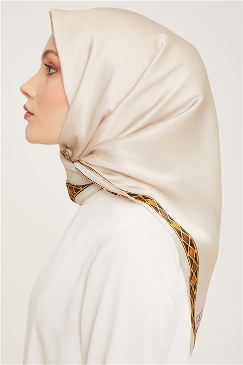 Armine Sura İpek Eşarp 23Ka9057 31 08