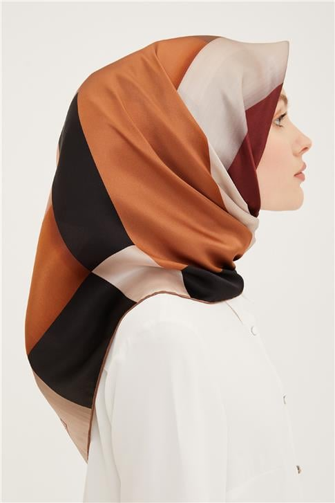 Armine Sura İpek Eşarp 23Ya8918 01
