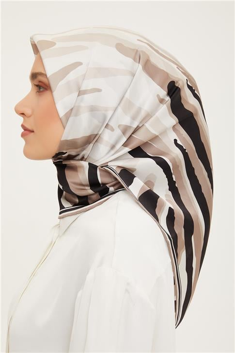 Armine Sura İpek Eşarp 23Ya8919 04