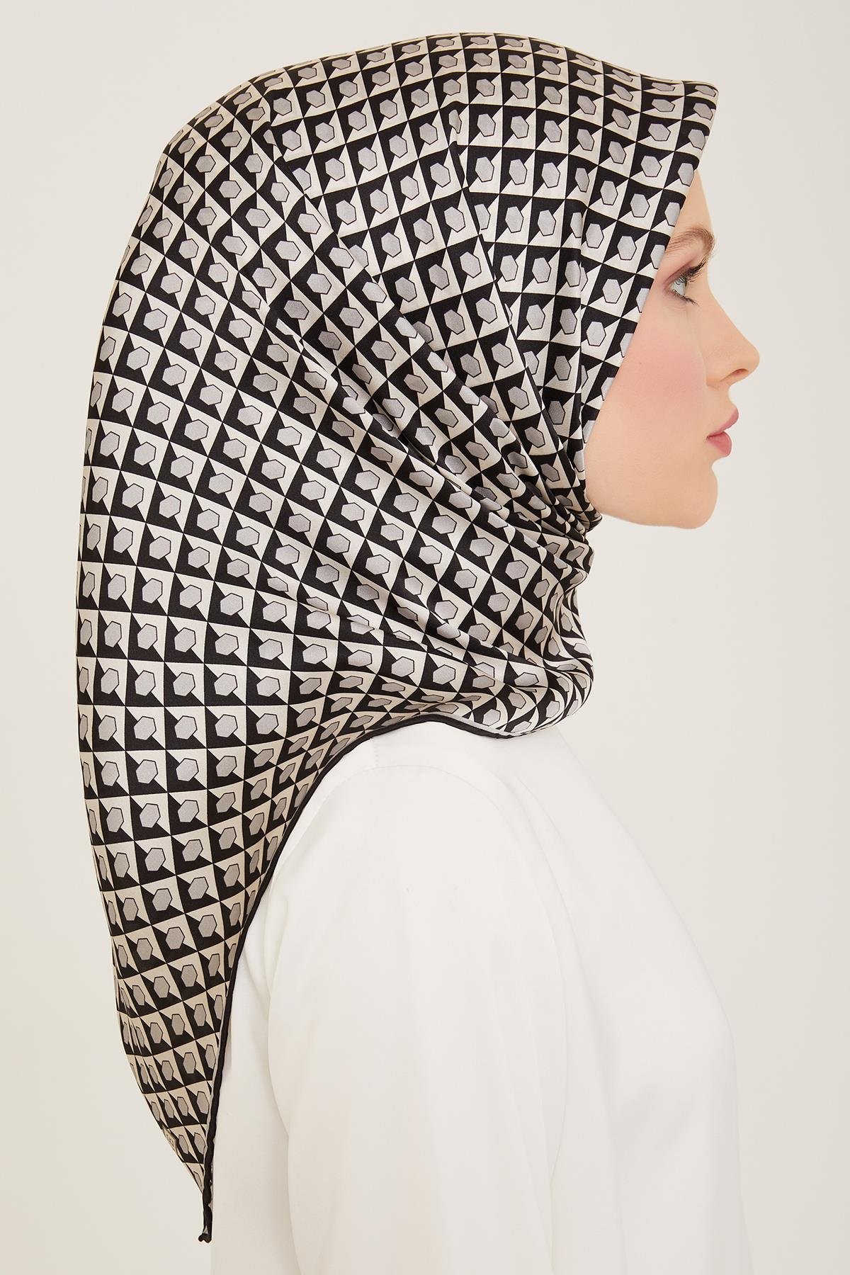 Armine Sura İpek Eşarp 9109-84