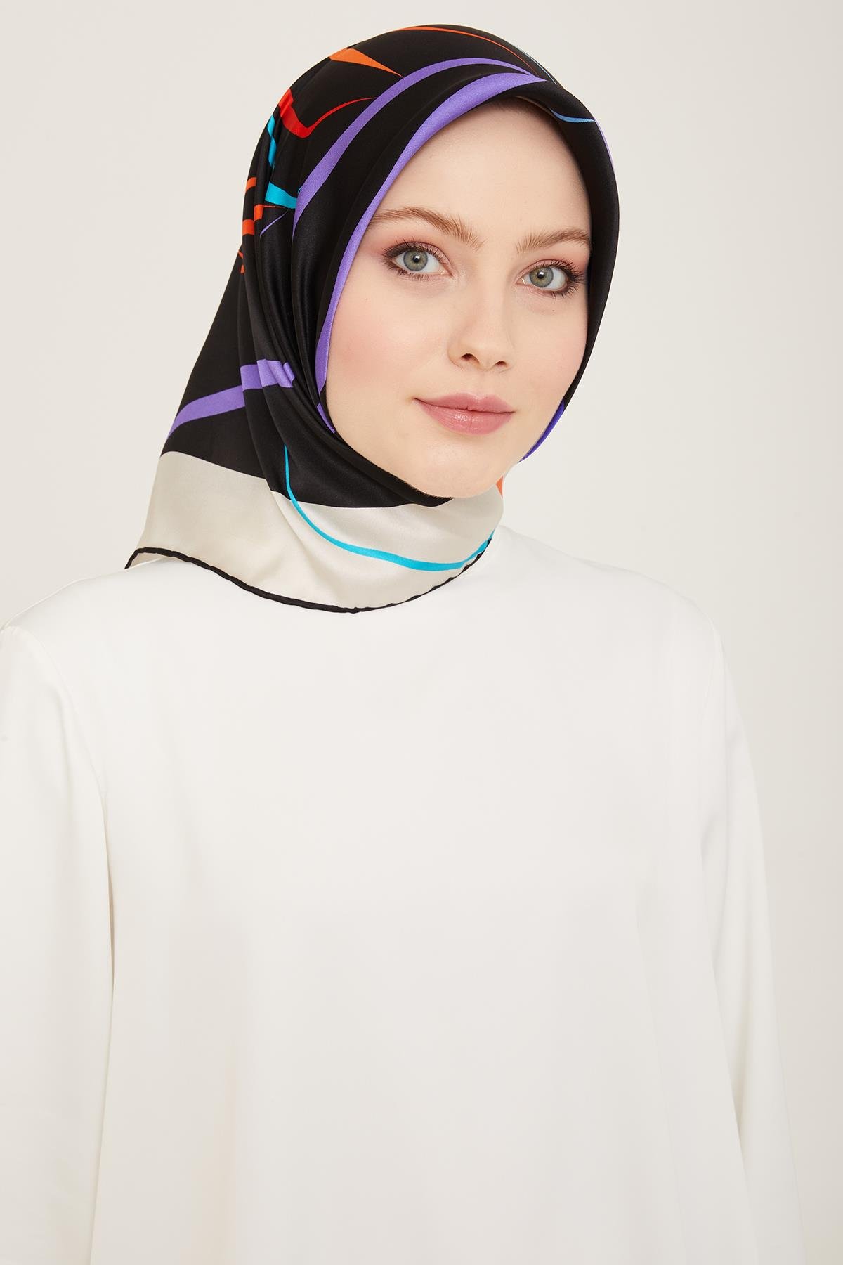 Armine Sura İpek Eşarp 9115-01