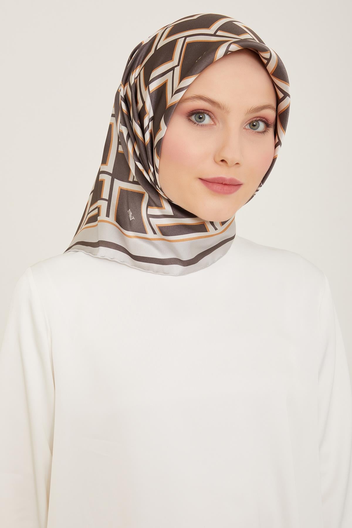Armine Sura İpek Eşarp 9132-82
