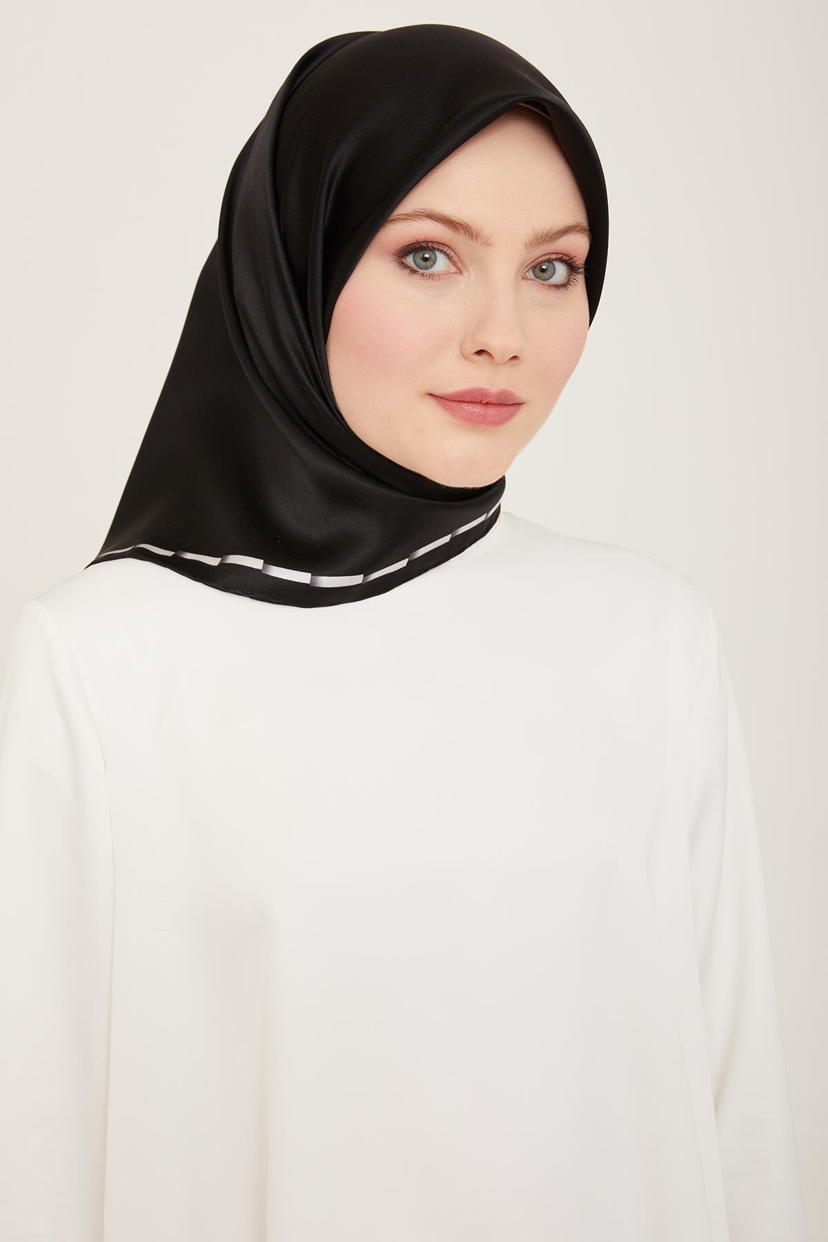 Armine Sura İpek Eşarp 9165-09