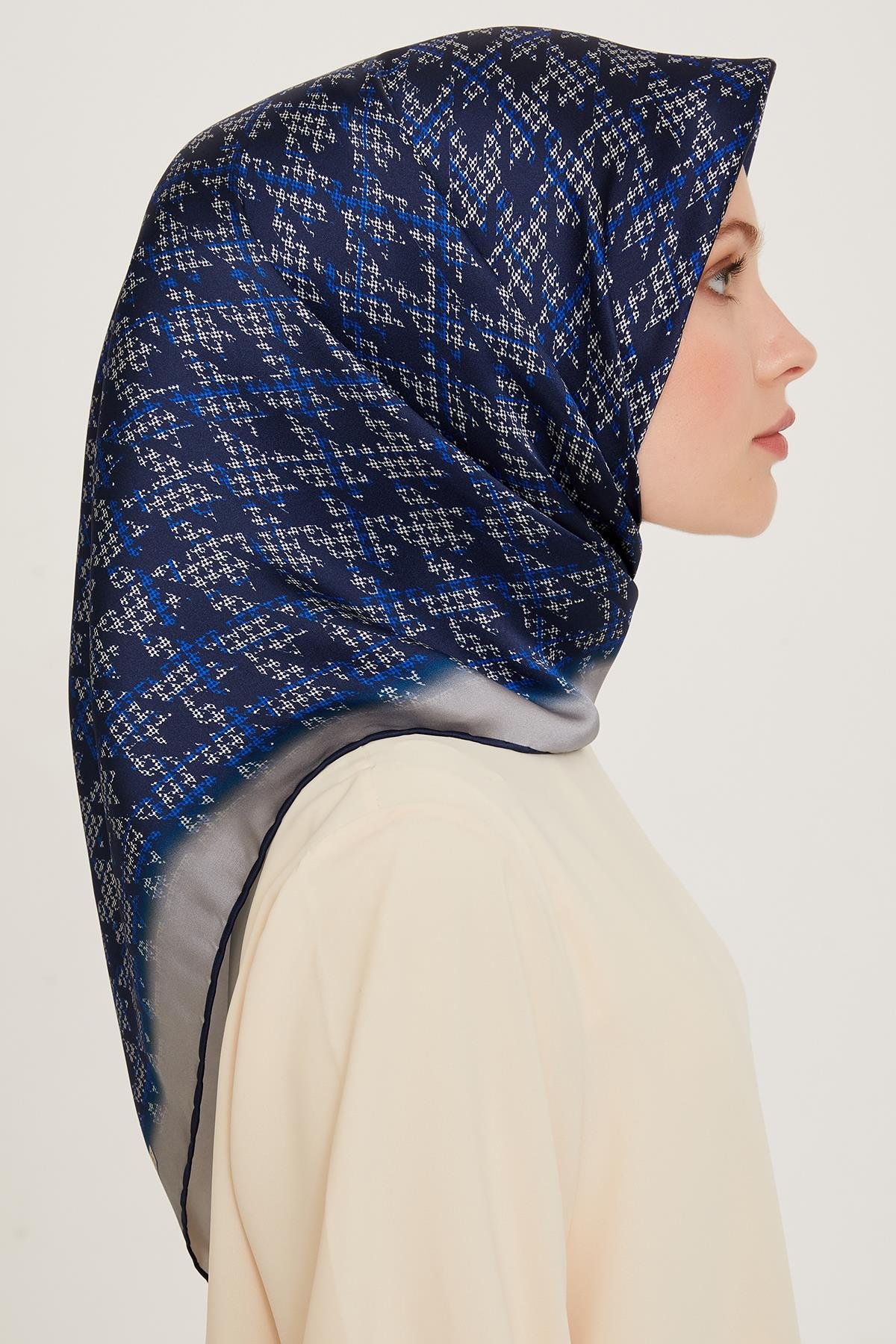 Armine Sura İpek Eşarp 9239-83