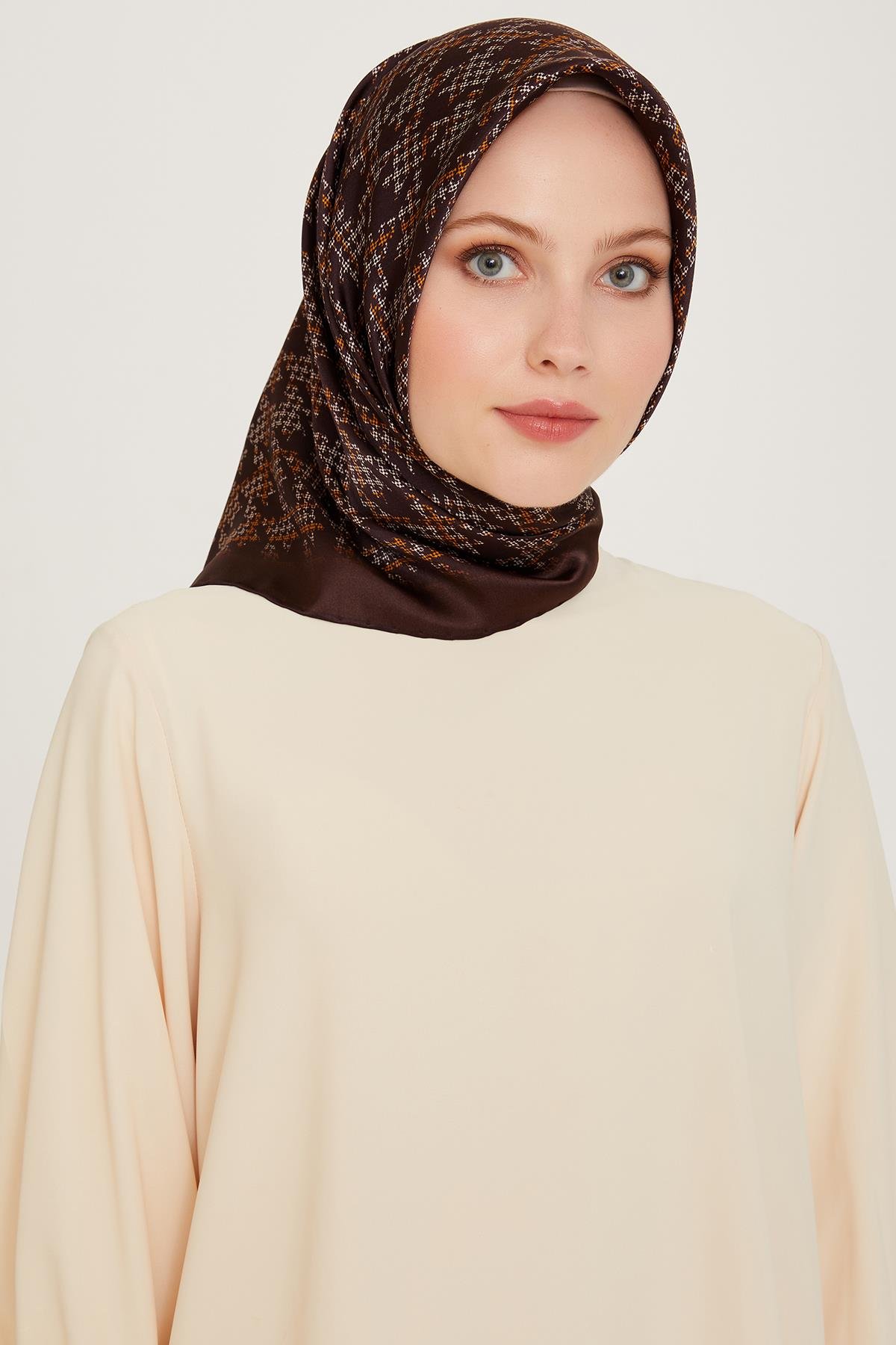 Armine Sura İpek Eşarp 9239-85