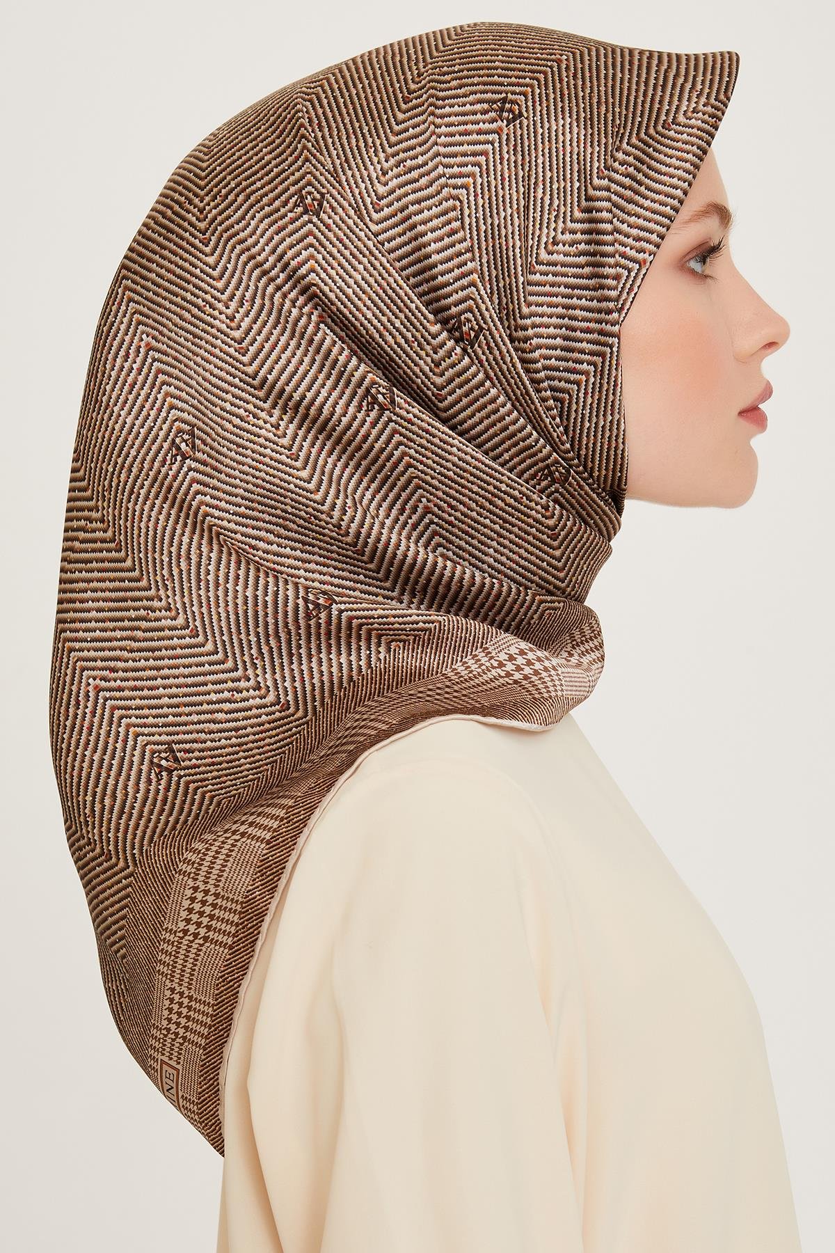 Armine Sura İpek Eşarp 9252-80