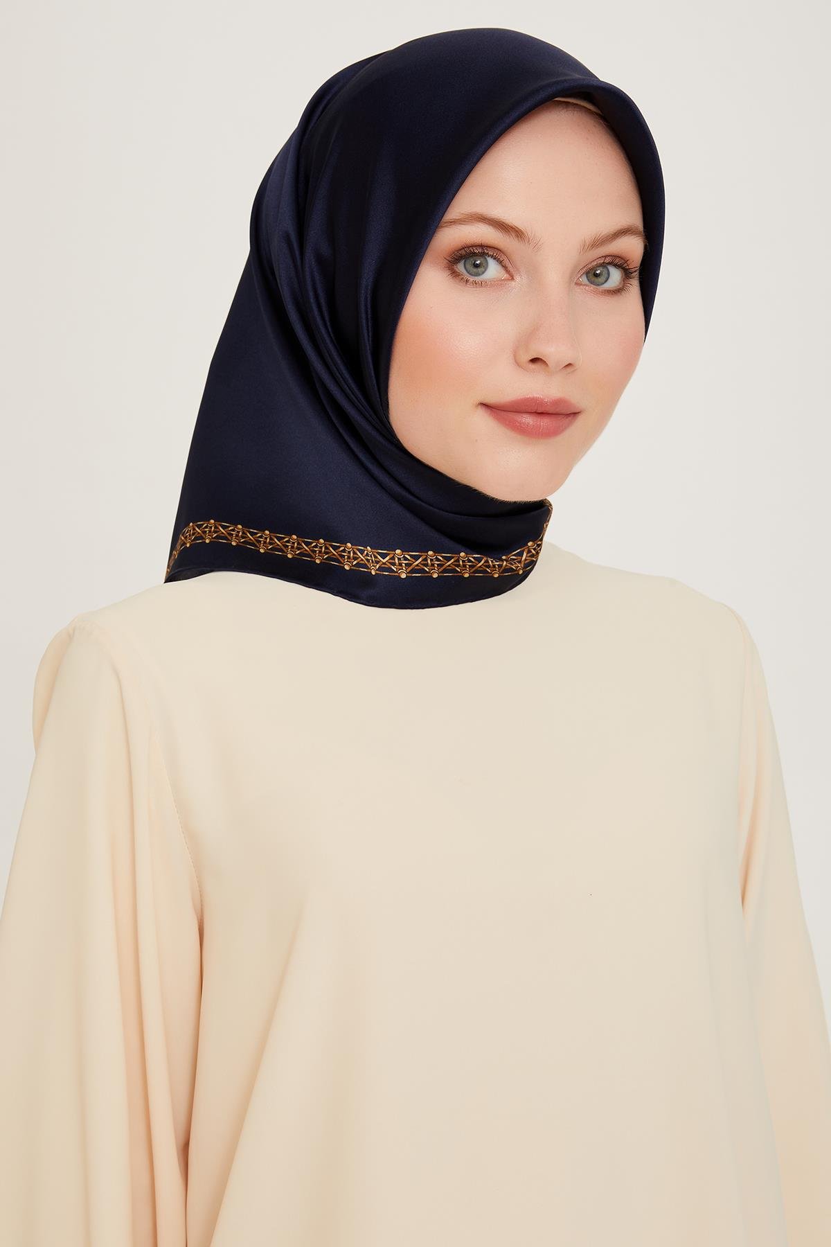 Armine Sura İpek Eşarp 9260-01