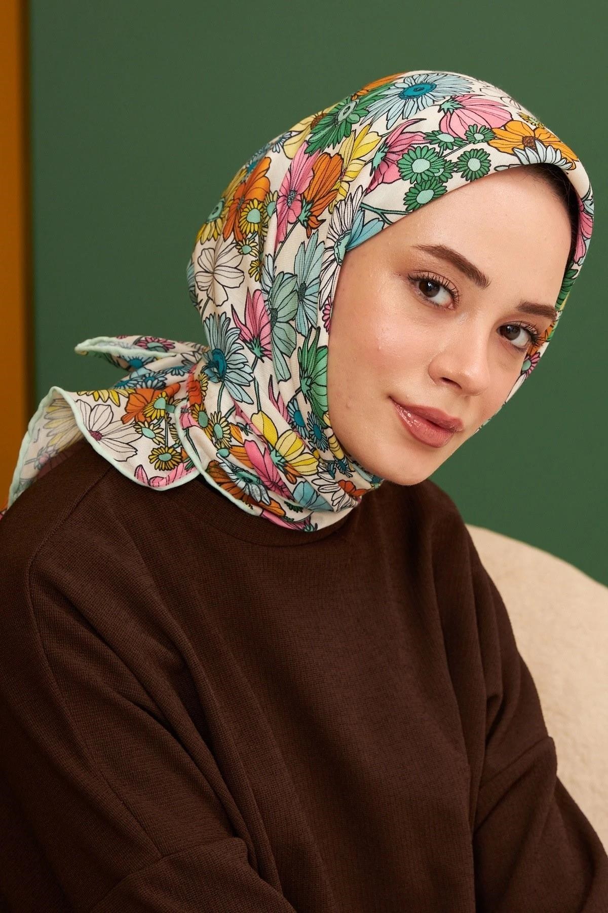 Celosia Beyaz Pamuk Viskon Eşarp Modeli