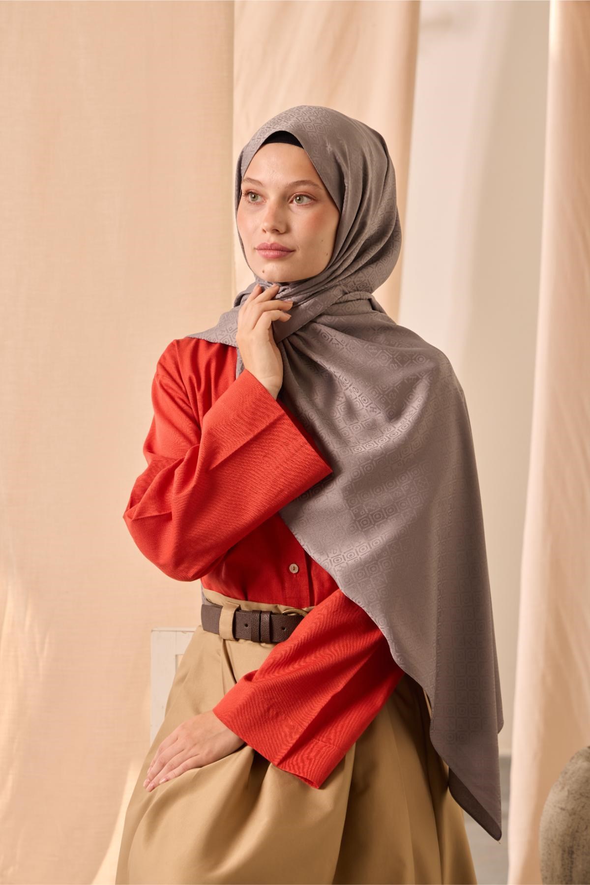 Deluxe Gri Şal Jakarlı Tok Duruşlu Viskon Karışımlı 75x190