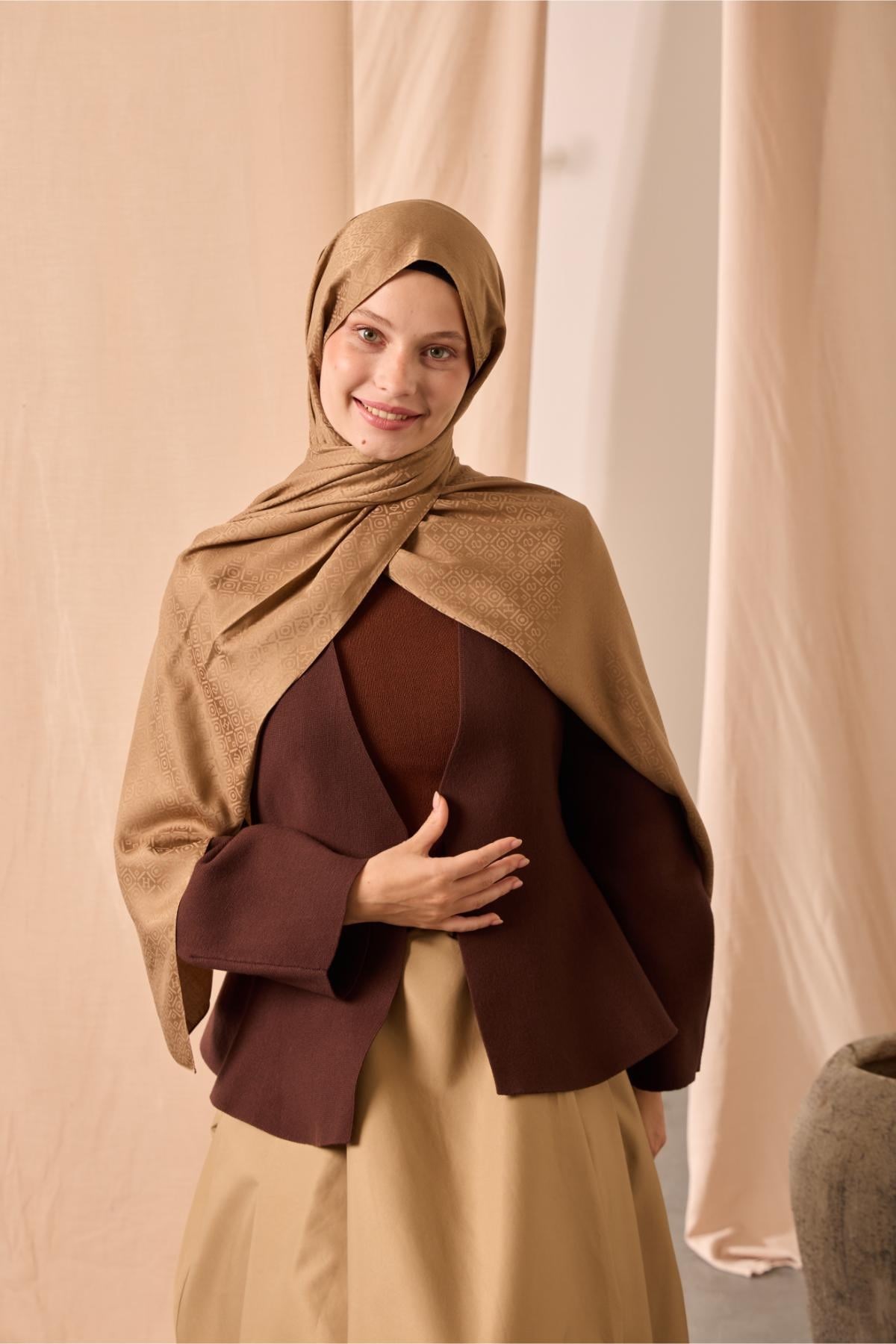 Deluxe Şal Karamel Jakarlı Yüzey Viskon Karışımlı Tok Duruşlu 75x190