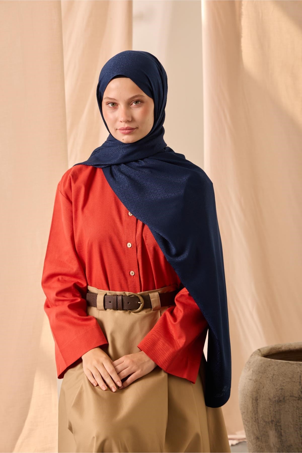 Deluxe Şal Lacivert Jakarlı Tok Duruşlu Viskon Karışımlı 75x190