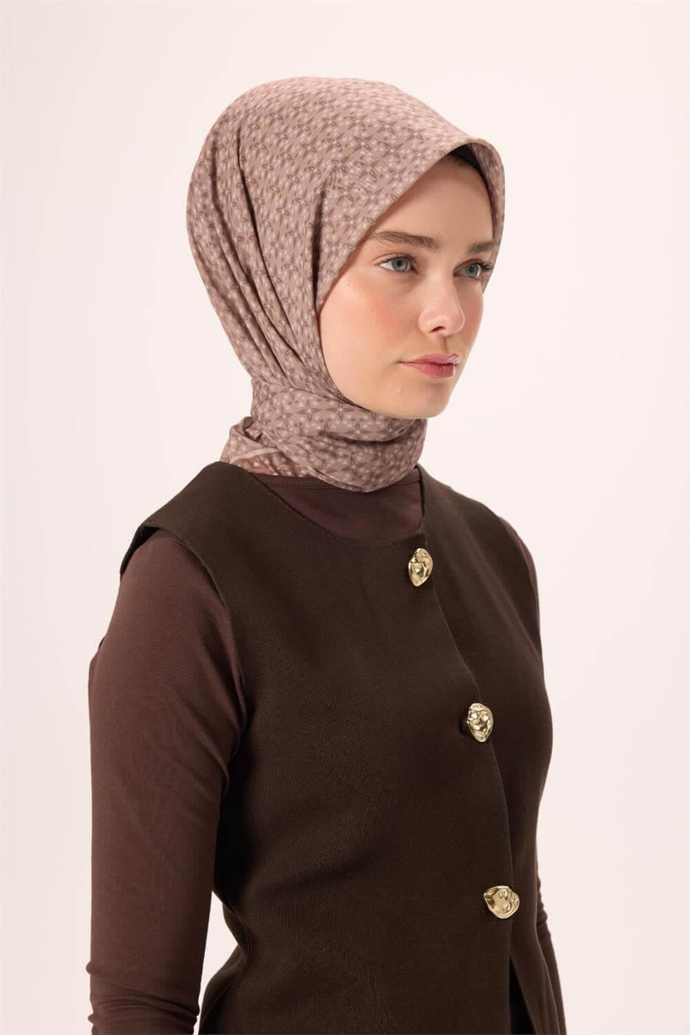 İnce Pamuk Soft Eşarp Acı Kahve-Vizon Sütlü Kahve Desenli Kaymaz Dokulu Nefes Alan 90x90