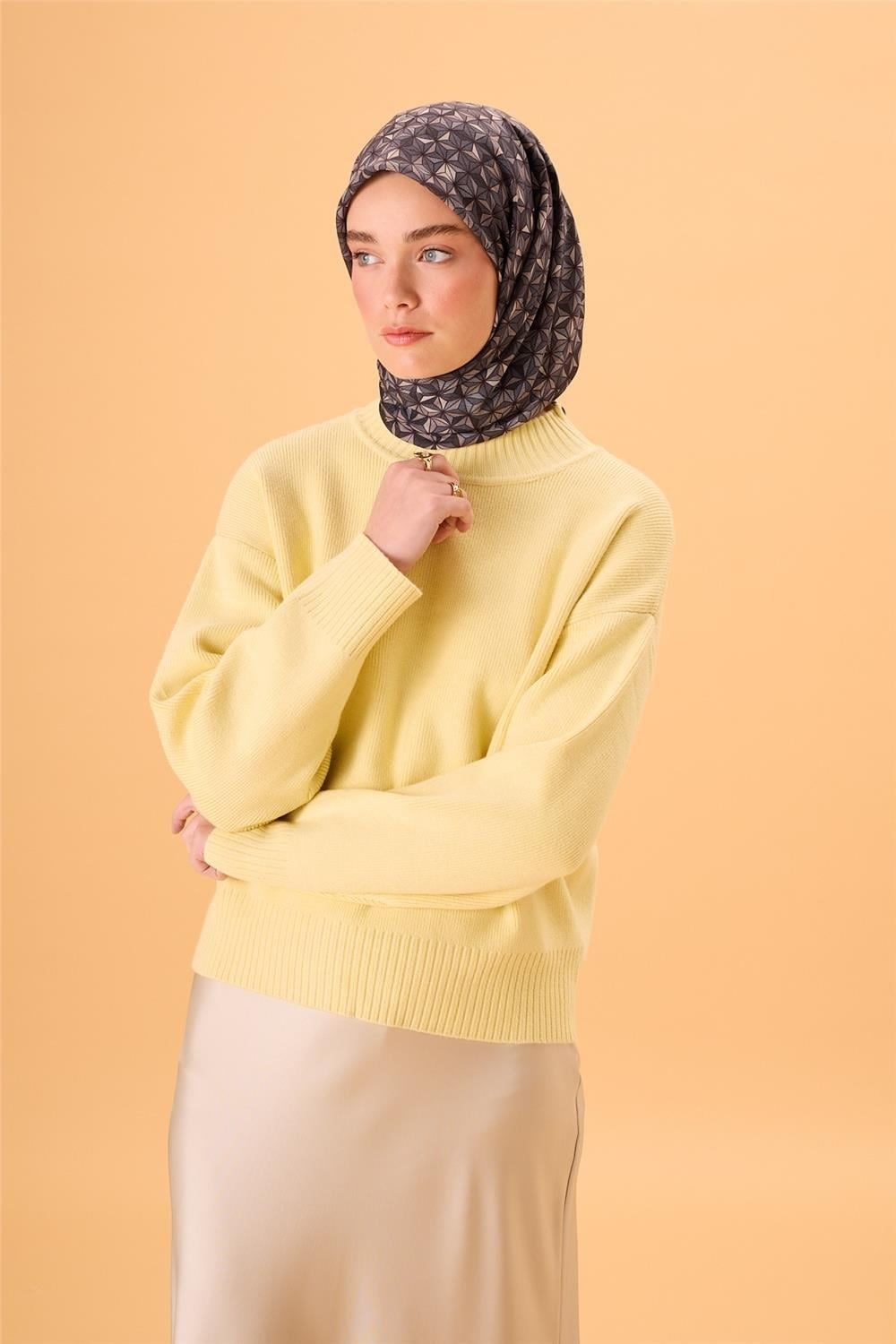 İnce Pamuk Soft Eşarp Antrasit-Bej Geometrik Desenli Tok Duruşlu 90x90