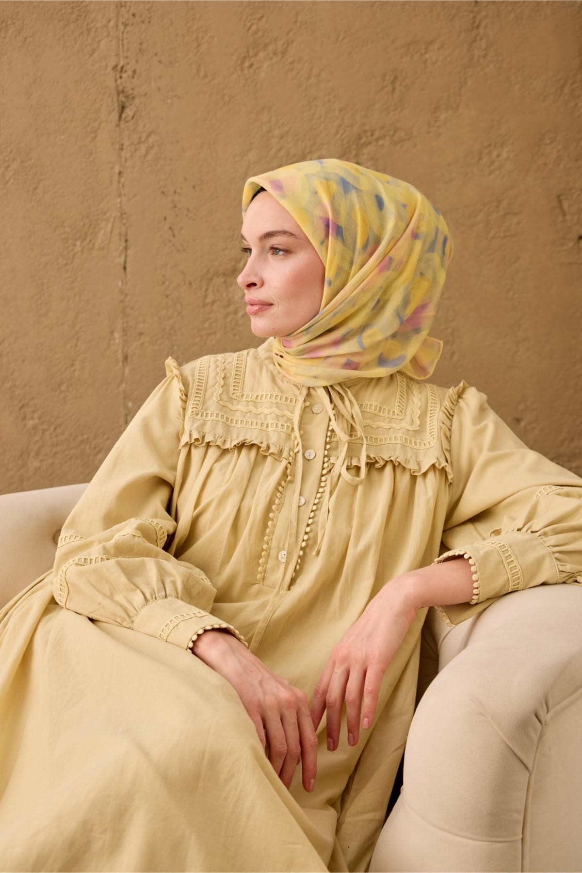 İnce Pamuk Soft Eşarp Bebe Mavi-Sarı-Pembe Desenli Kaymaz Tok Duruşlu 90x90