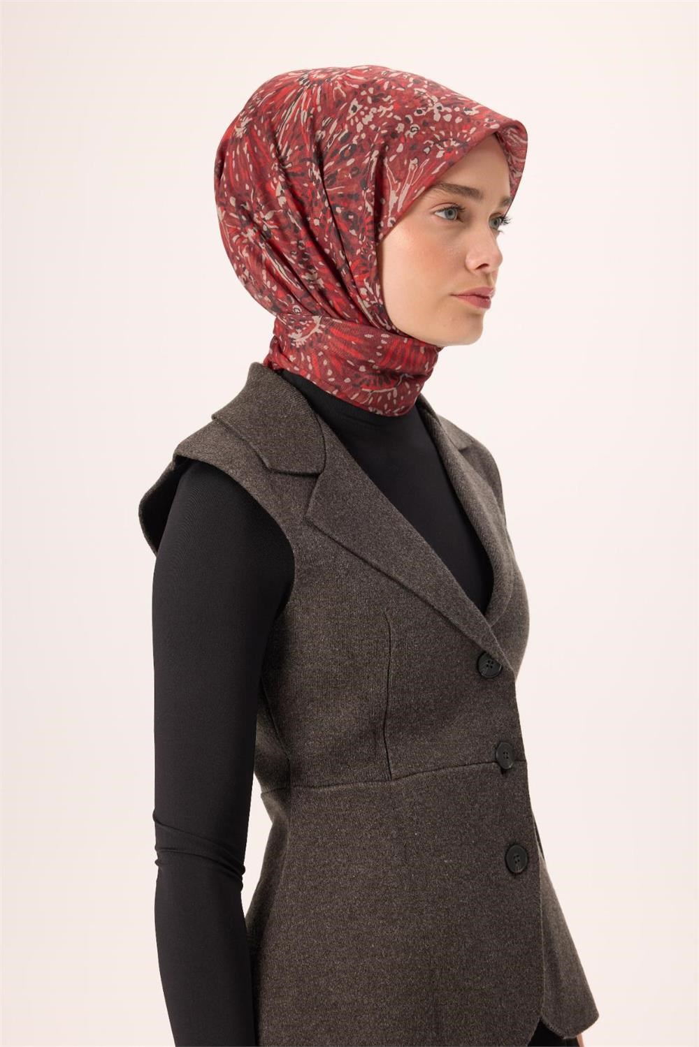 İnce Pamuk Soft Eşarp Bordo-Krem Desenli Kaymaz Dokulu Tok Duruşlu 90x90