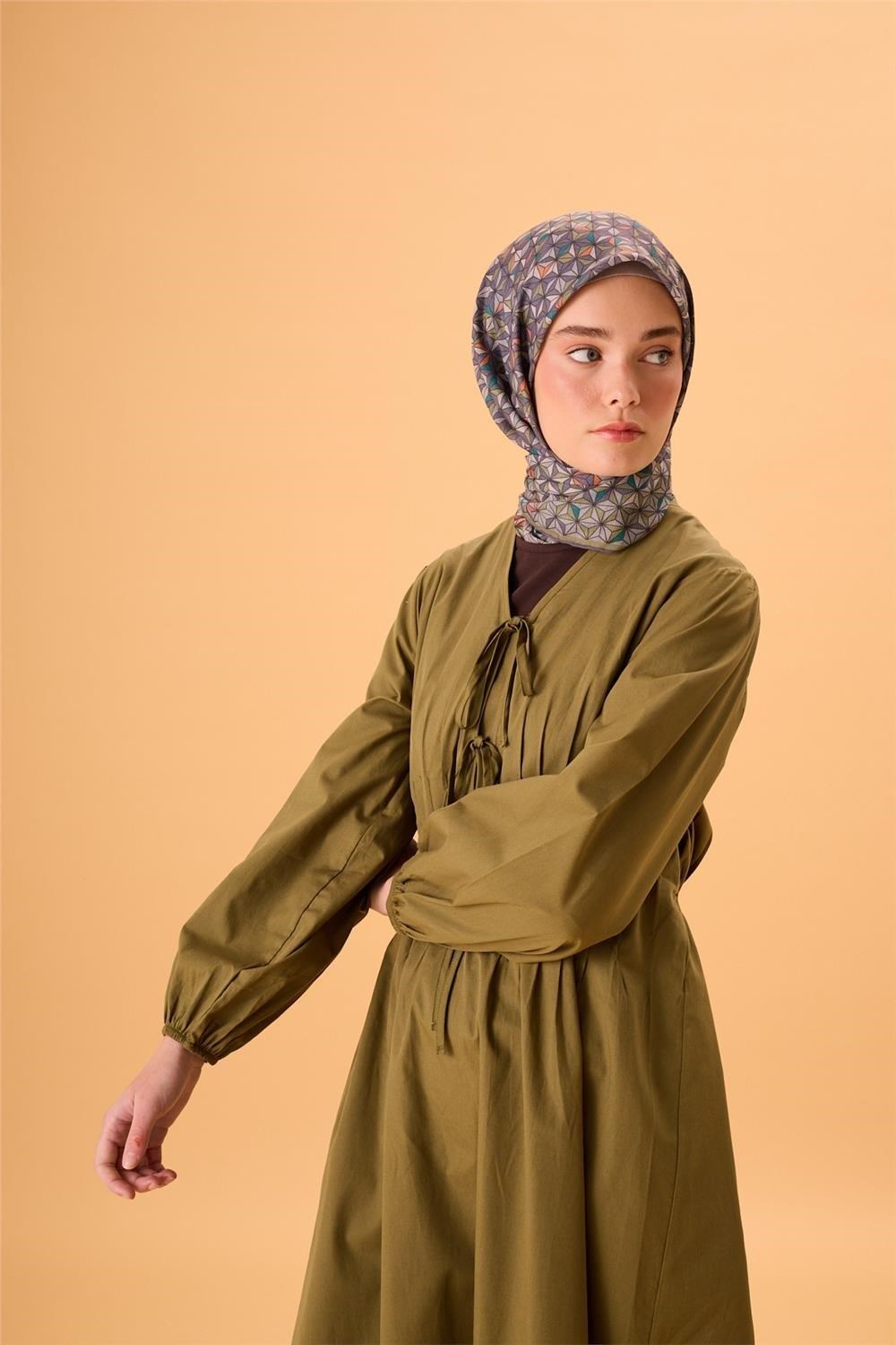 İnce Pamuk Soft Eşarp Çimen Yeşili Patina Turuncu Gri Desenli Kaymaz Dokulu Tok Duruşlu 90x90