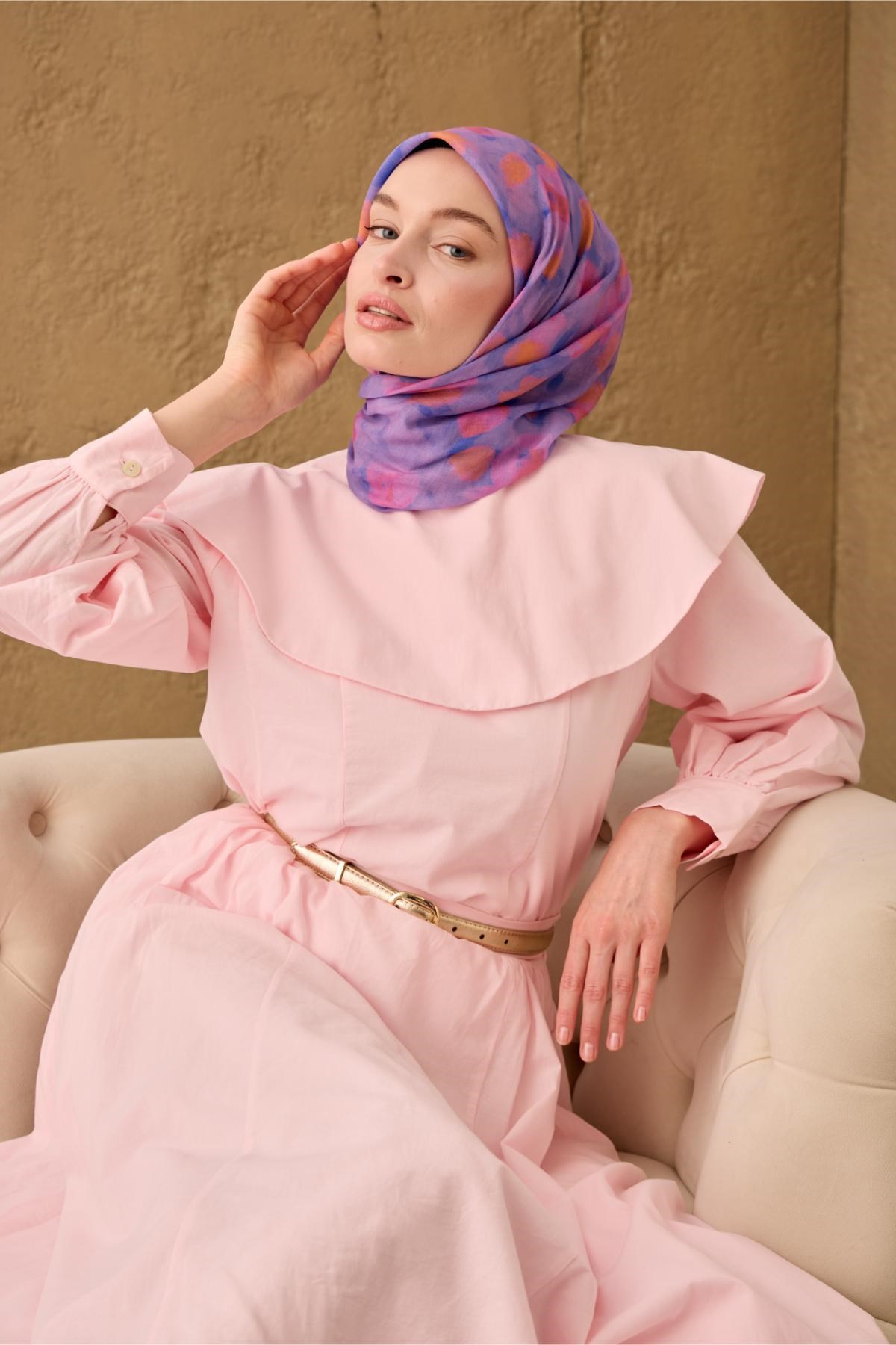 İnce Pamuk Soft Eşarp Eflatun-Pembe Turuncu Desenli Nefes Alan Tok Duruşlu 90x90