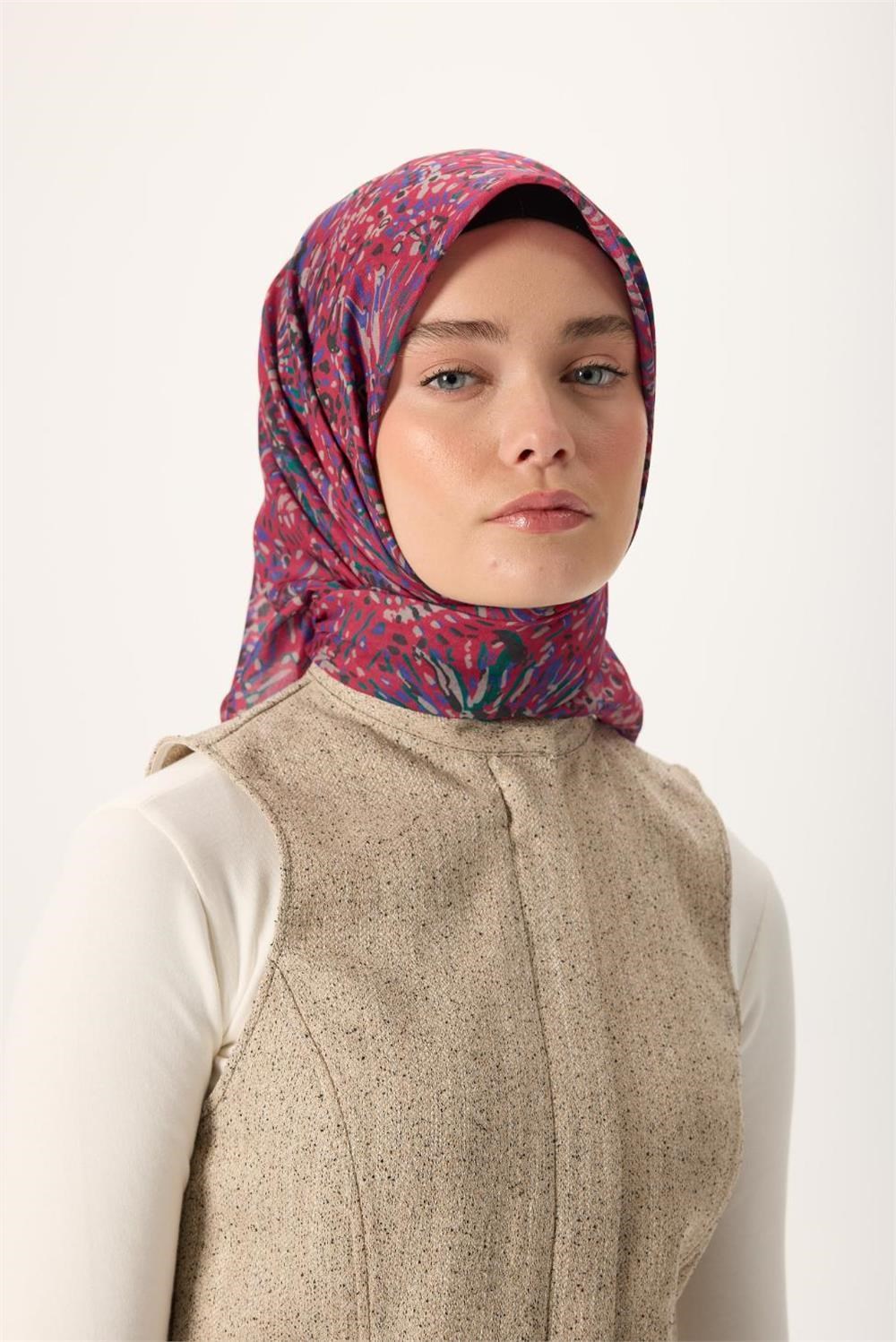 İnce Pamuk Soft Eşarp Fuşya-Patina Yeşili Desenli Kaymaz Dokulu Tok Duruşlu 90x90
