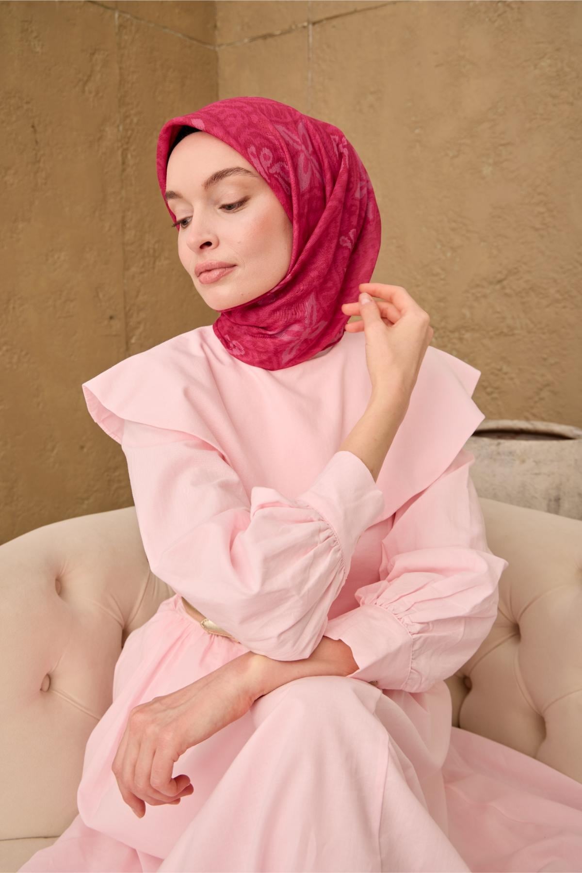 İnce Pamuk Soft Eşarp Fuşya-Pembe-Gül Pembe Desenli Nefes Alan Tok Duruşlu 90x90