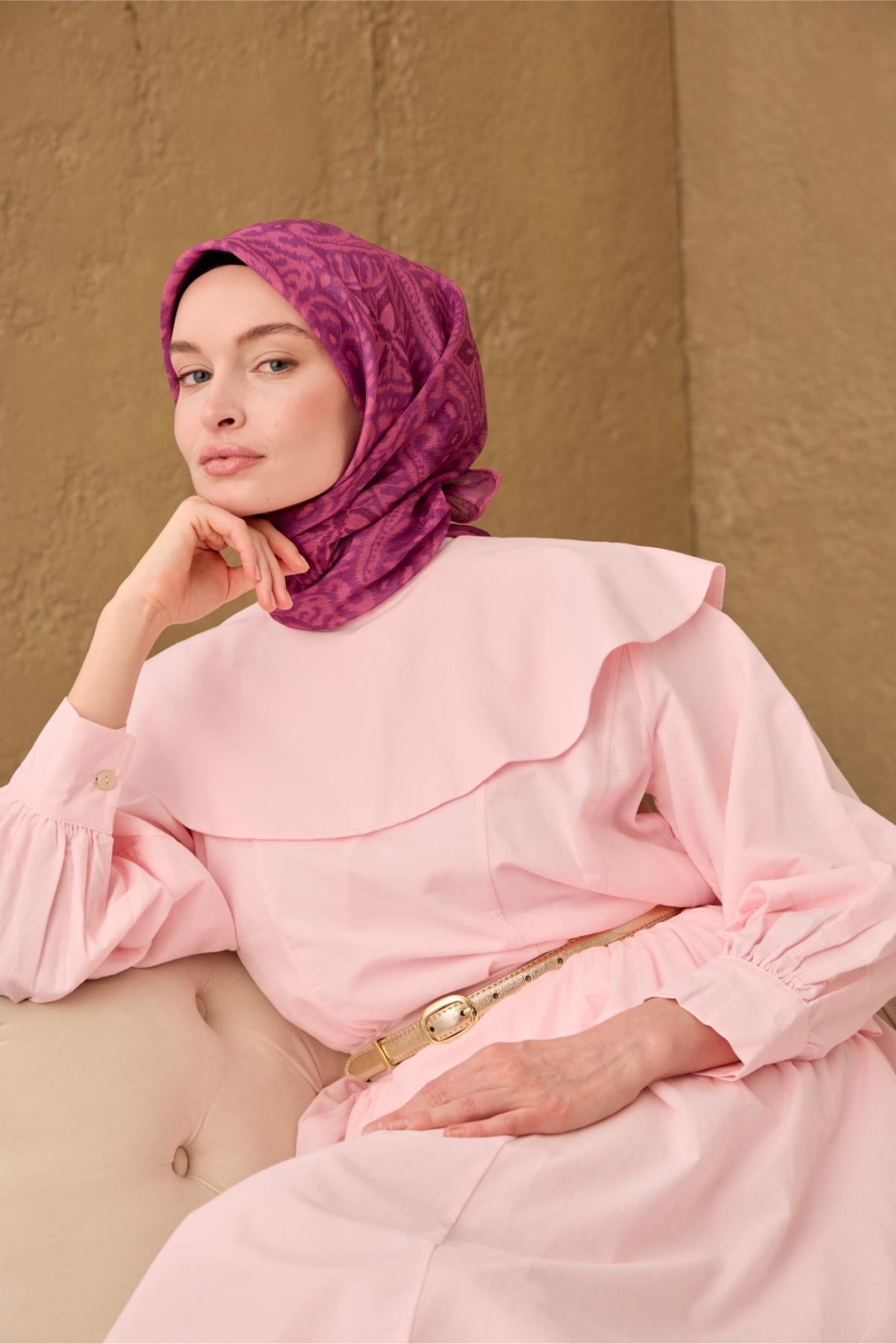 İnce Pamuk Soft Eşarp Fuşya-Pembe-Mürdüm Desenli Nefes Alan Tok Duruşlu 90x90