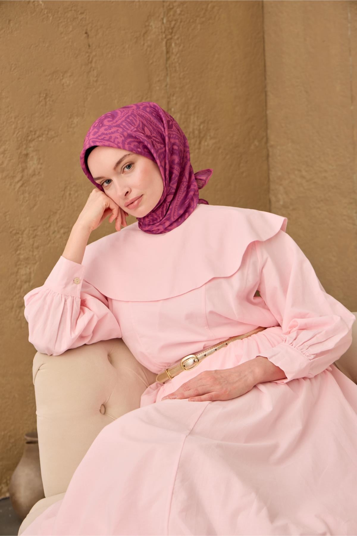 İnce Pamuk Soft Eşarp Fuşya-Pembe-Mürdüm Desenli Nefes Alan Tok Duruşlu 90x90
