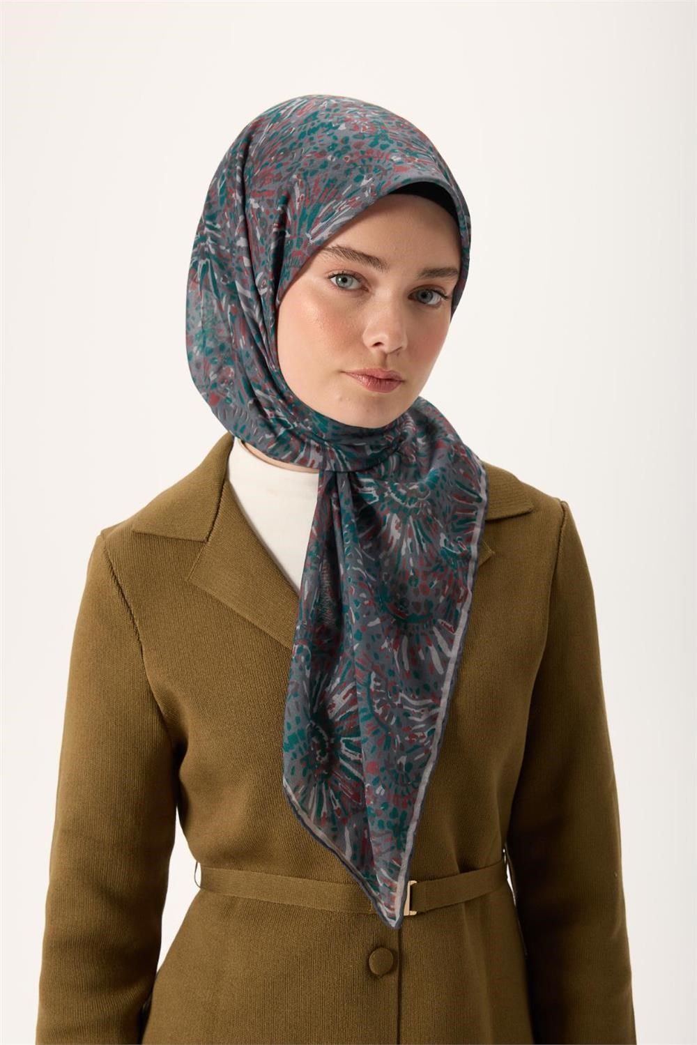 İnce Pamuk Soft Eşarp Gri-Patina Yeşili Desenli Tok Duruşlu Kaymaz 90x90