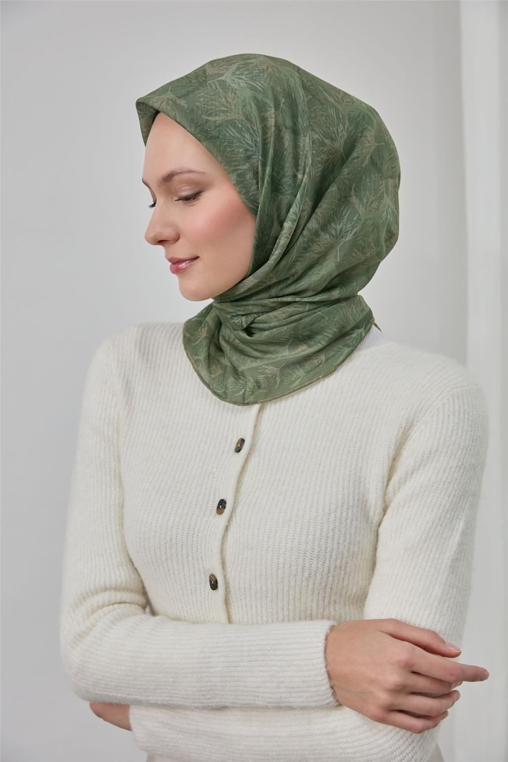 İnce Pamuk Soft Eşarp Haki Yaprak Desenli Hafif Dokulu 90x90