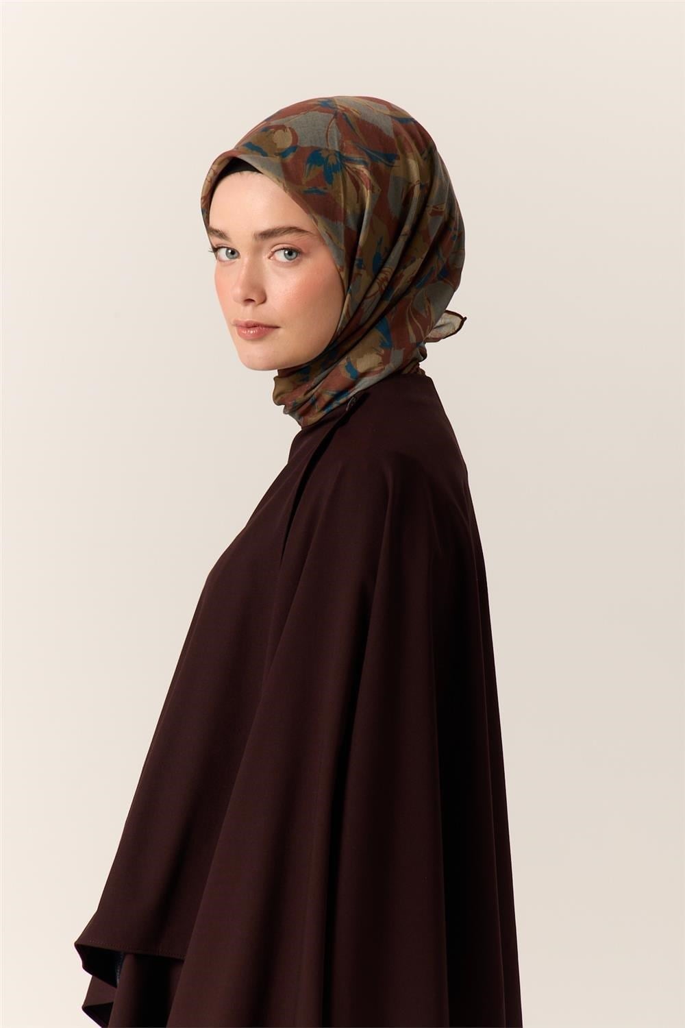 İnce Pamuk Soft Eşarp Kahverengi-Haki Desenli Kaymaz Dokulu Tok Duruşlu 90x90