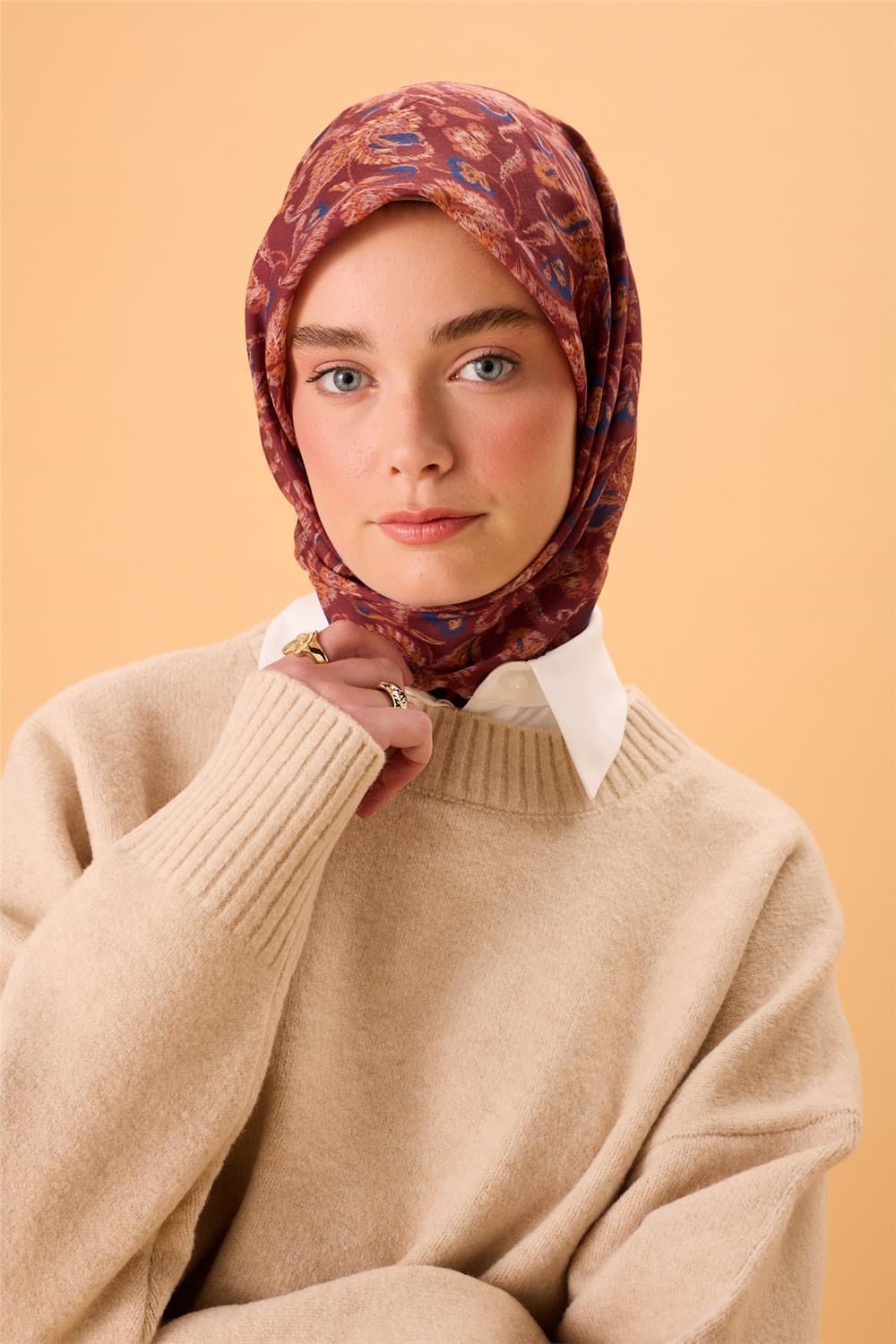 İnce Pamuk Soft Eşarp Kiremit-Bordo Desenli Kaymaz Dokulu Tok Duruşlu 90x90