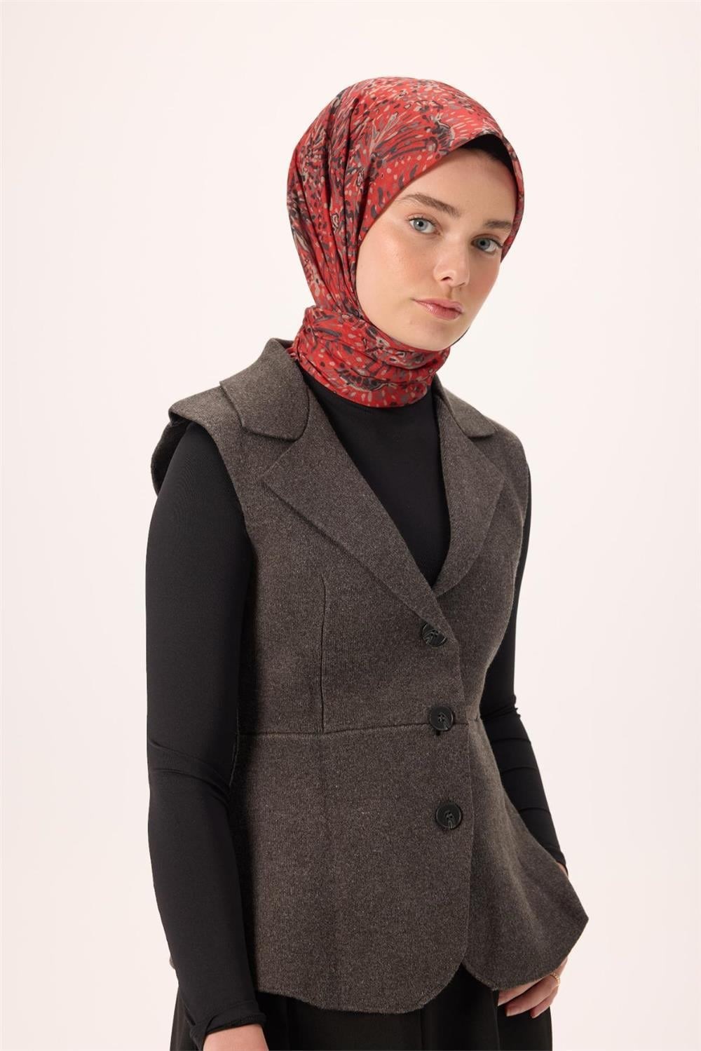 İnce Pamuk Soft Eşarp Kırmızı-Antrasit Desenli Kaymaz Dokulu Tok Duruşlu 90x90