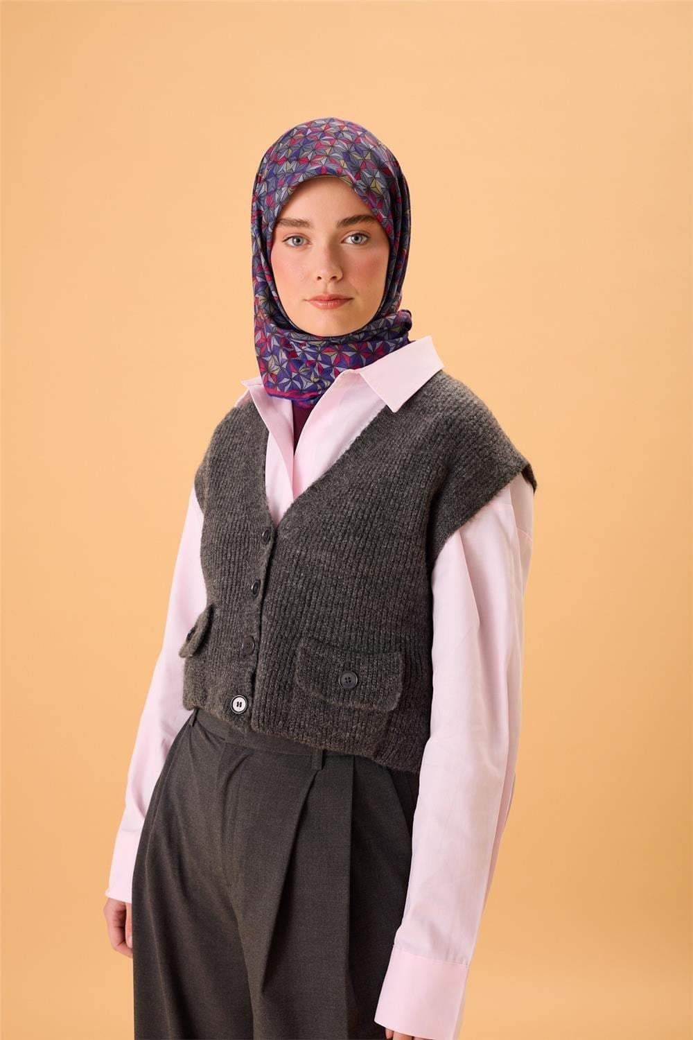 İnce Pamuk Soft Eşarp Mor-Fıstık Yeşili-Gri-Fuşya Desenli Nefes Alan Kaymaz Dokulu 90x90