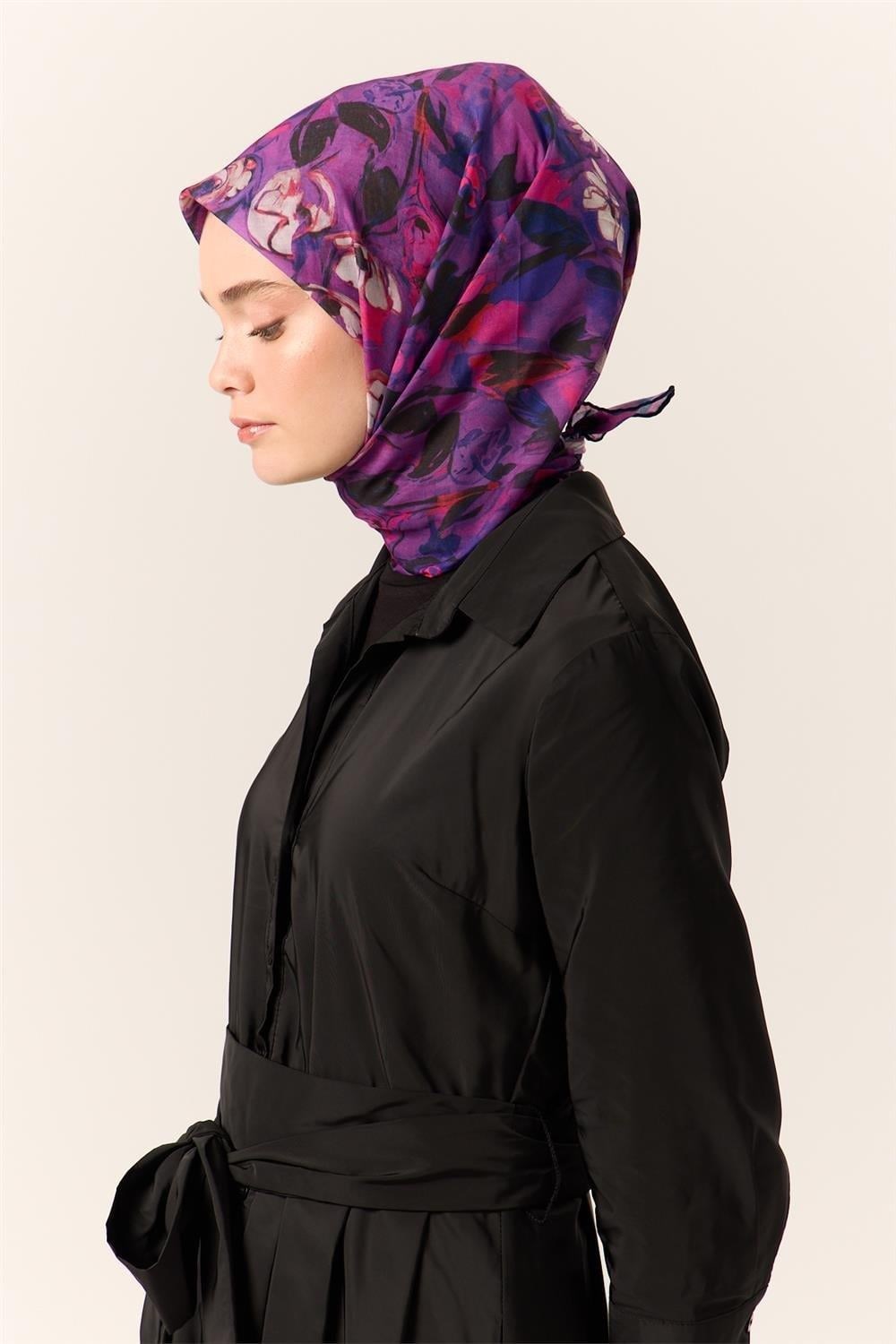 İnce Pamuk Soft Eşarp Mor-Fuşya Desenli Kaymaz Dokulu Tok Duruşlu 90x90