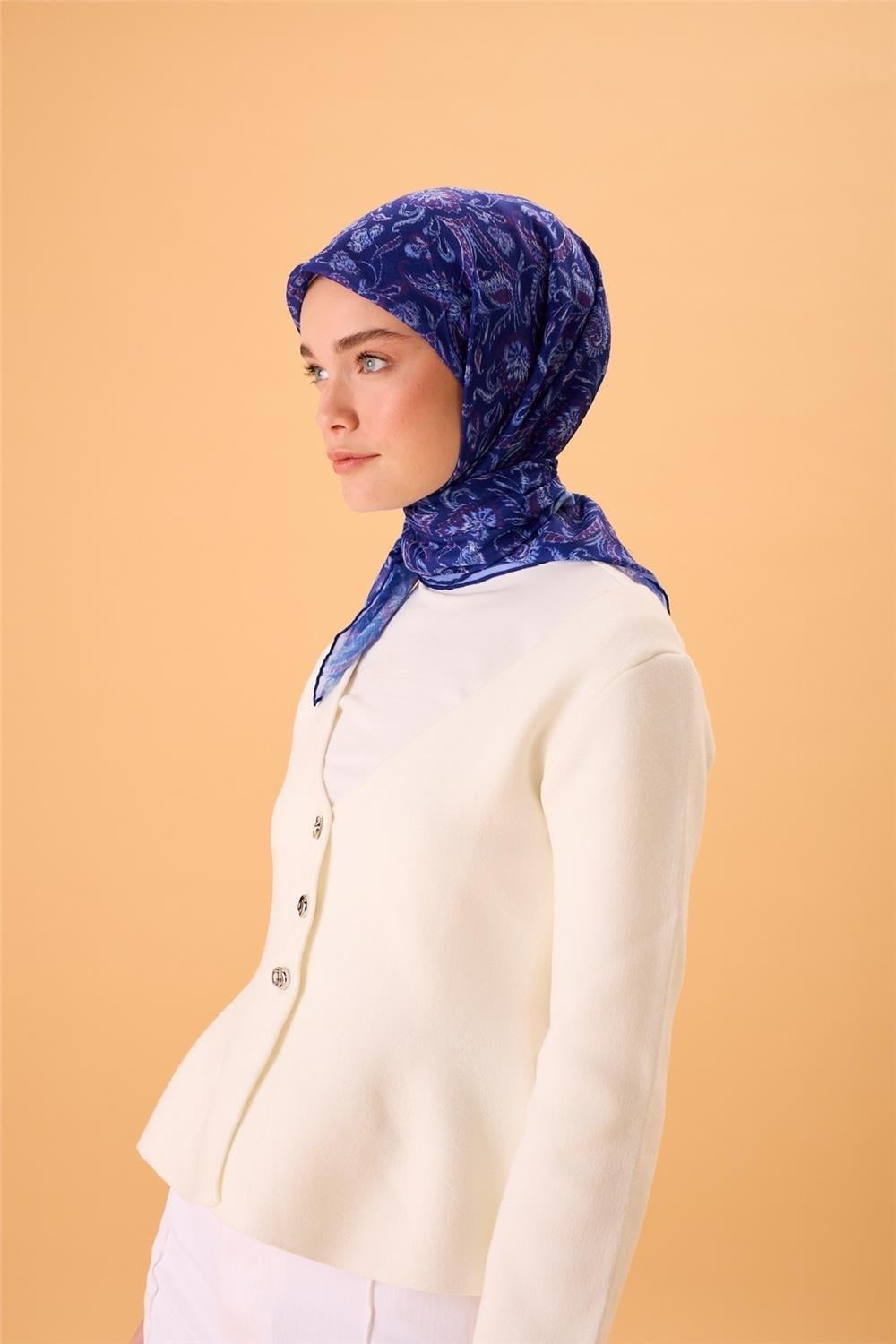 İnce Pamuk Soft Eşarp Morcivert-Lila Desenli Tok Duruşlu 90x90
