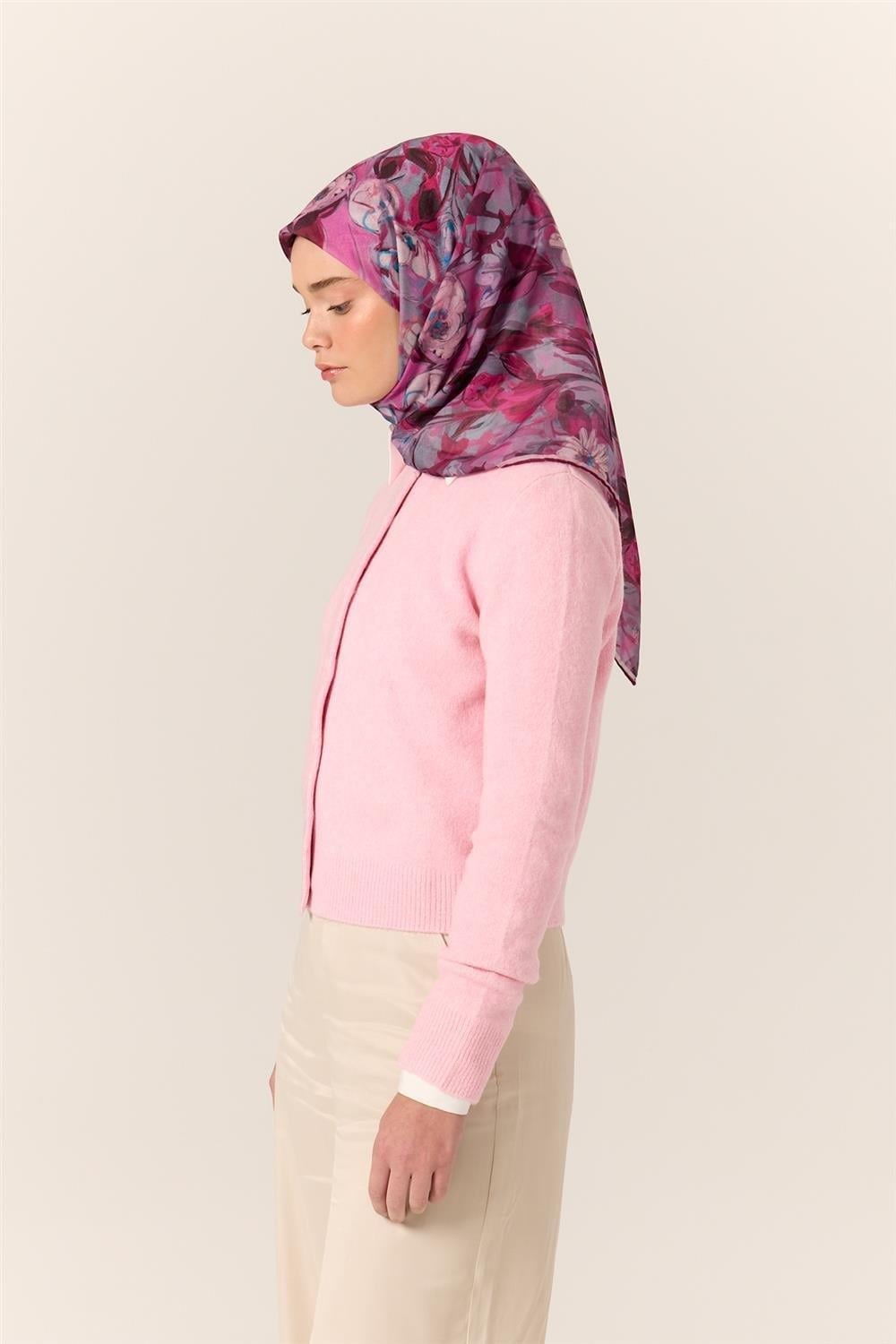 İnce Pamuk Soft Eşarp Pembe-Turkuaz Desenli Kaymaz Dokulu Tok Duruşlu 90x90