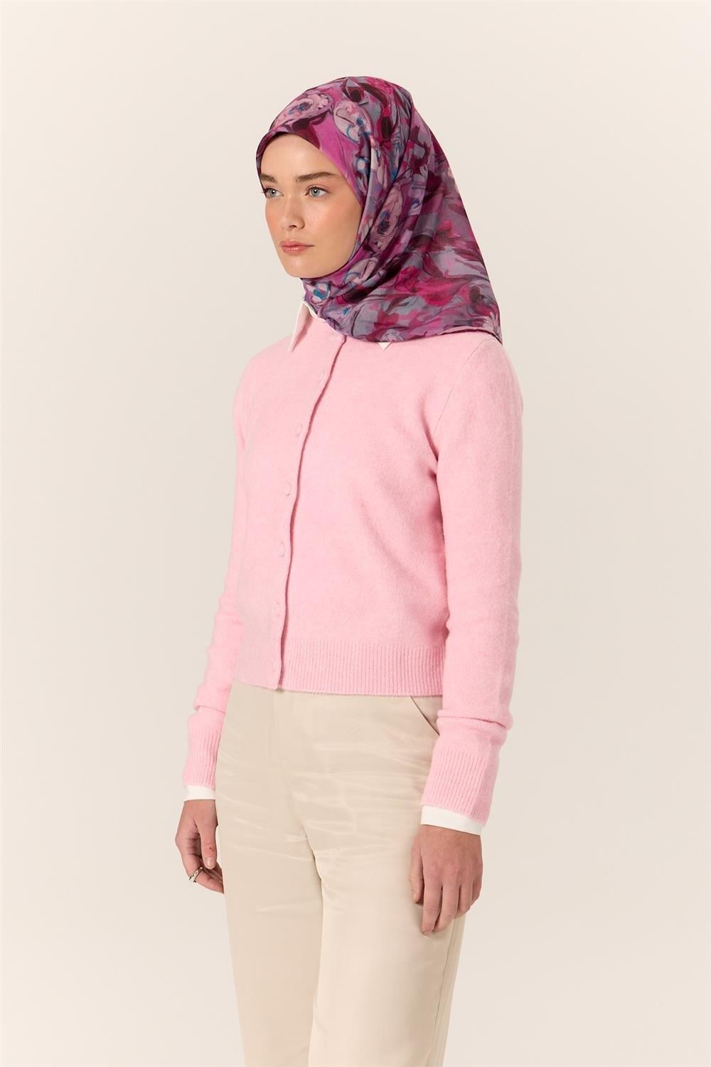 İnce Pamuk Soft Eşarp Pembe-Turkuaz Desenli Kaymaz Dokulu Tok Duruşlu 90x90