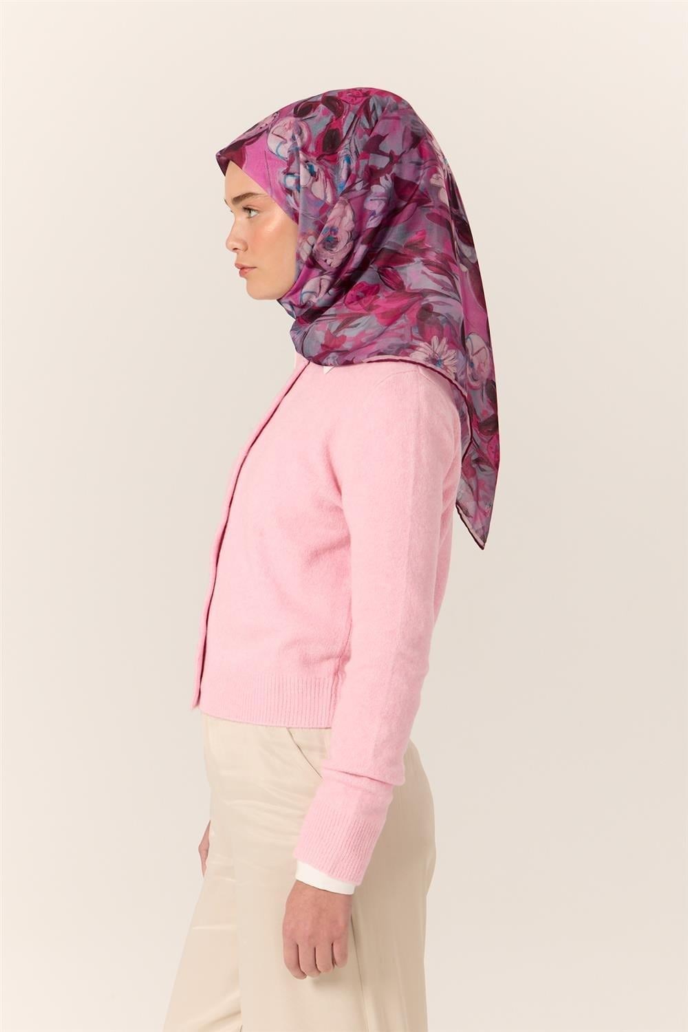 İnce Pamuk Soft Eşarp Pembe-Turkuaz Desenli Kaymaz Dokulu Tok Duruşlu 90x90