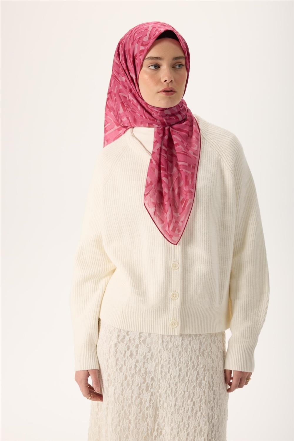 İnce Pamuk Soft Eşarp Pudra Pembe Ahududu Desenli Nefes Alan 90x90