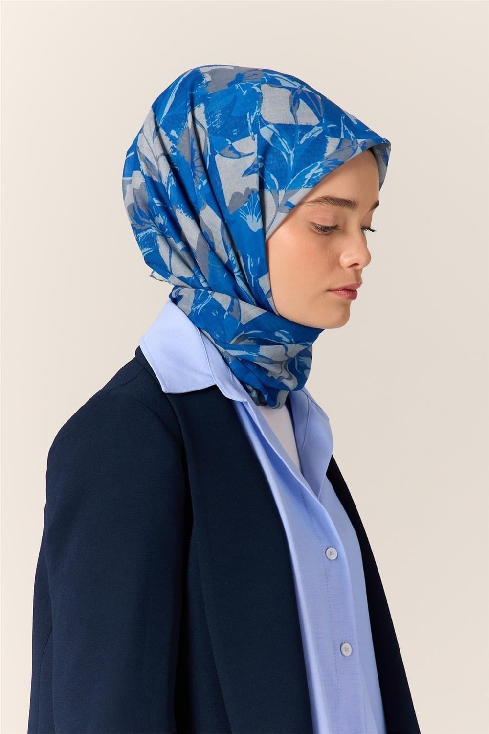 İnce Pamuk Soft Eşarp Saks-Gri Desenli Nefes Alan Tok Duruşlu 90x90