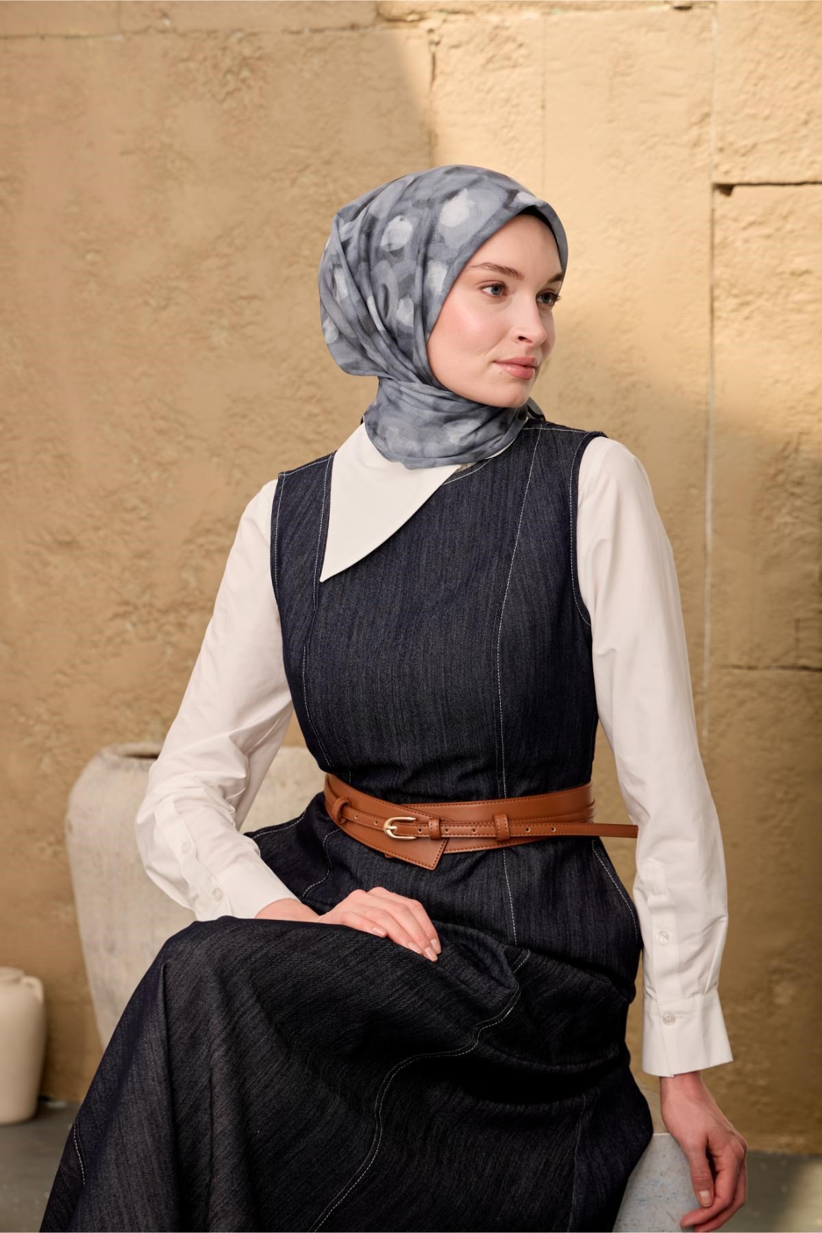İnce Pamuk Soft Eşarp Siyah-Füme-Gri Desenli Kaymaz Dokulu Nefes Alan 90x90