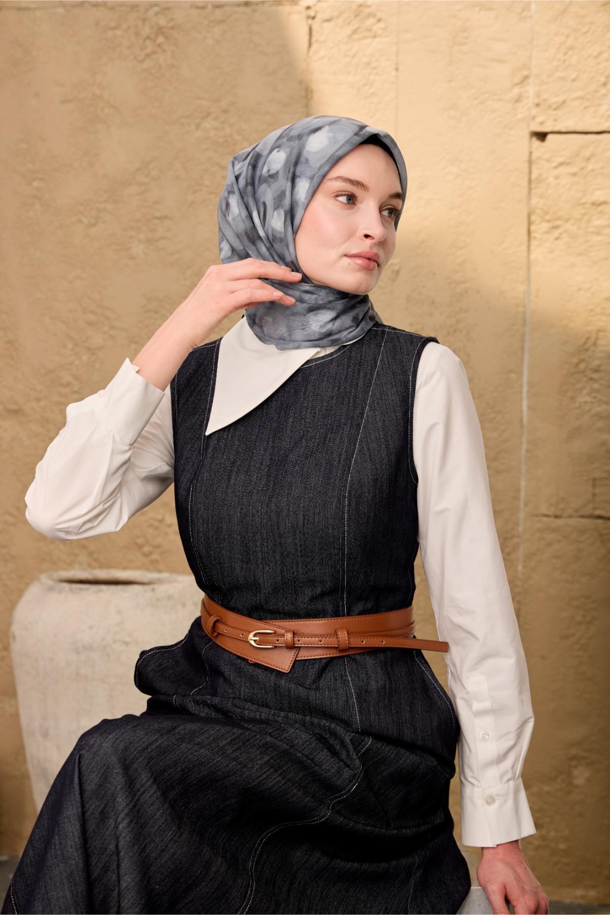 İnce Pamuk Soft Eşarp Siyah-Füme-Gri Desenli Kaymaz Dokulu Nefes Alan 90x90