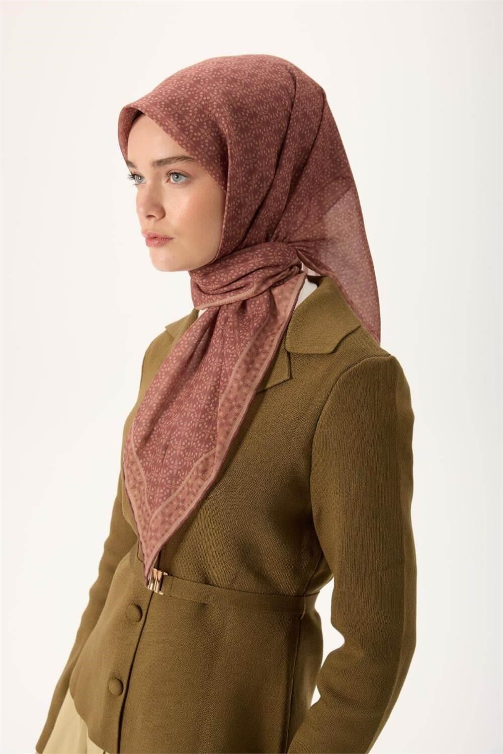İnce Pamuk Soft Eşarp Soğan Kabuğu-Kiremit Bordo Desenli Kaymaz Dokulu Nefes Alan 90x90