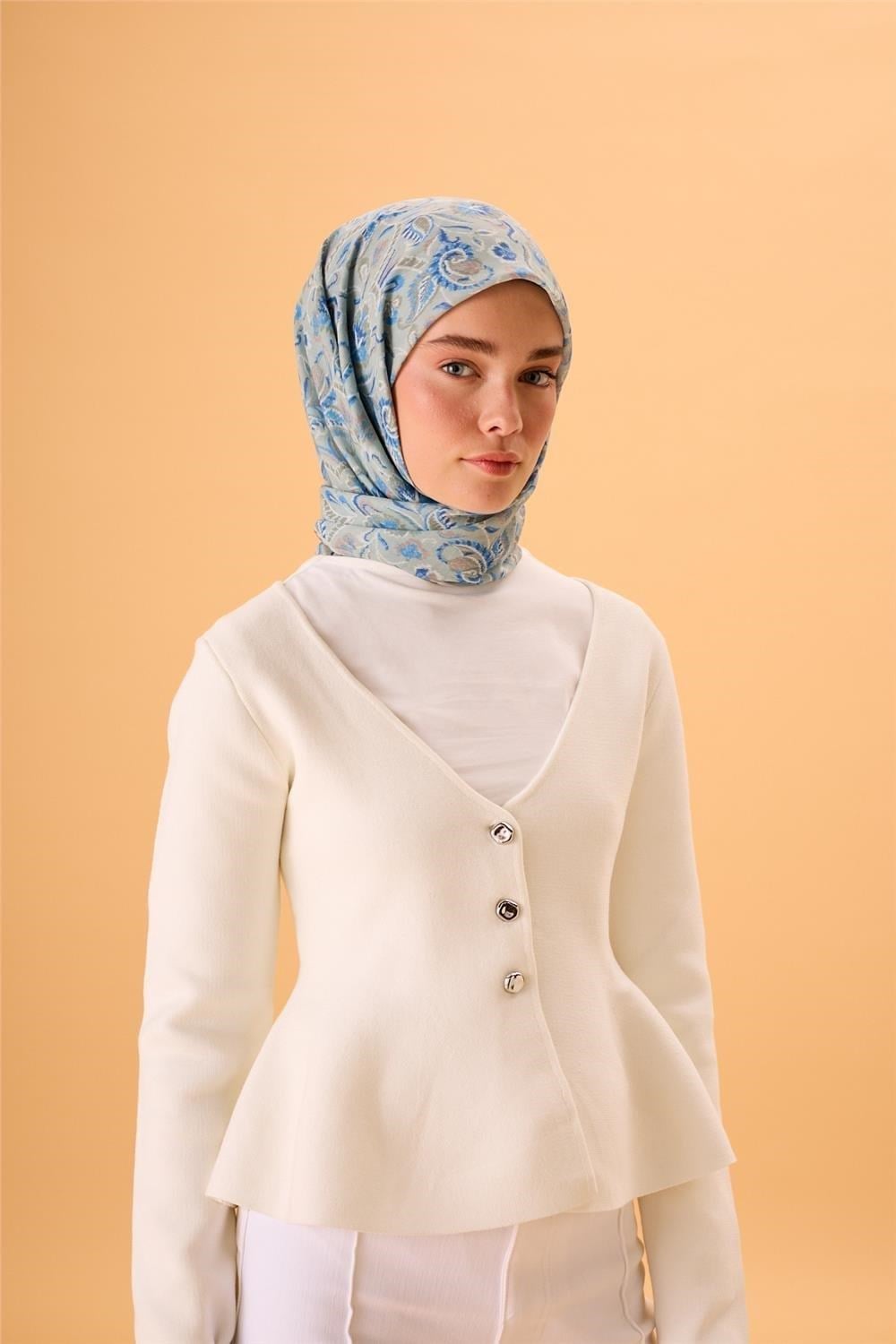 İnce Pamuk Soft Eşarp Su Yeşili-Gök Mavi Desenli Kaymaz Dokulu Tok Duruşlu 90x90