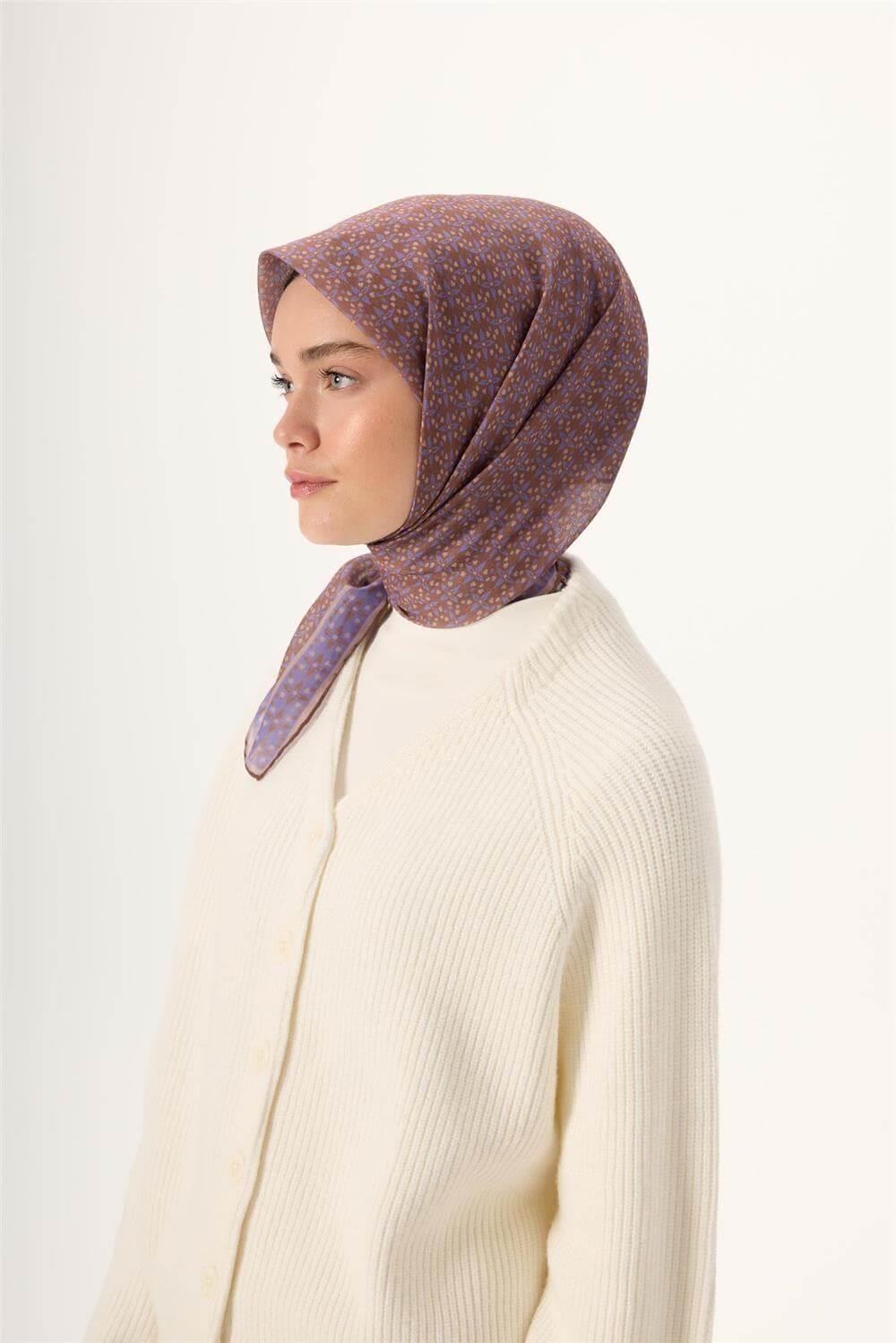 İnce Pamuk Soft Eşarp Violet-Kahverengi Vizon Desenli Kaymaz Dokulu Nefes Alan 90x90