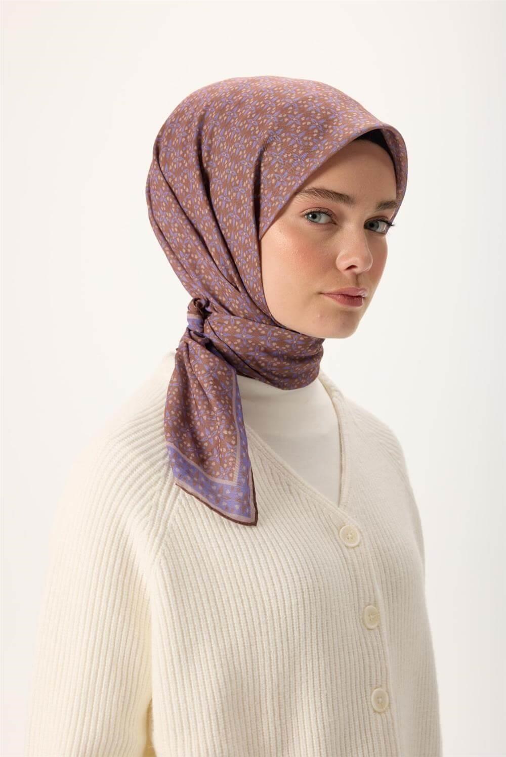 İnce Pamuk Soft Eşarp Violet-Kahverengi Vizon Desenli Kaymaz Dokulu Nefes Alan 90x90